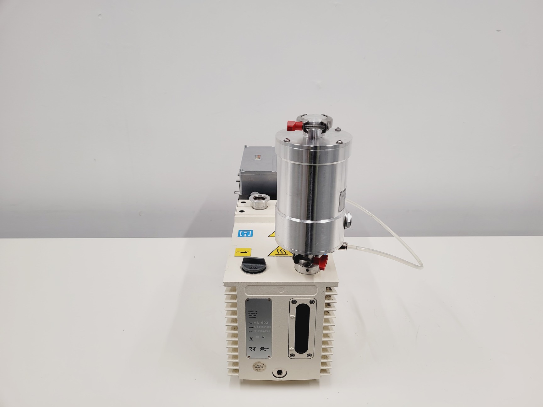 Image of Agilent HS 602 Rotary Vane Vacuum Pump Model 749-9365R002 with Oil Filter