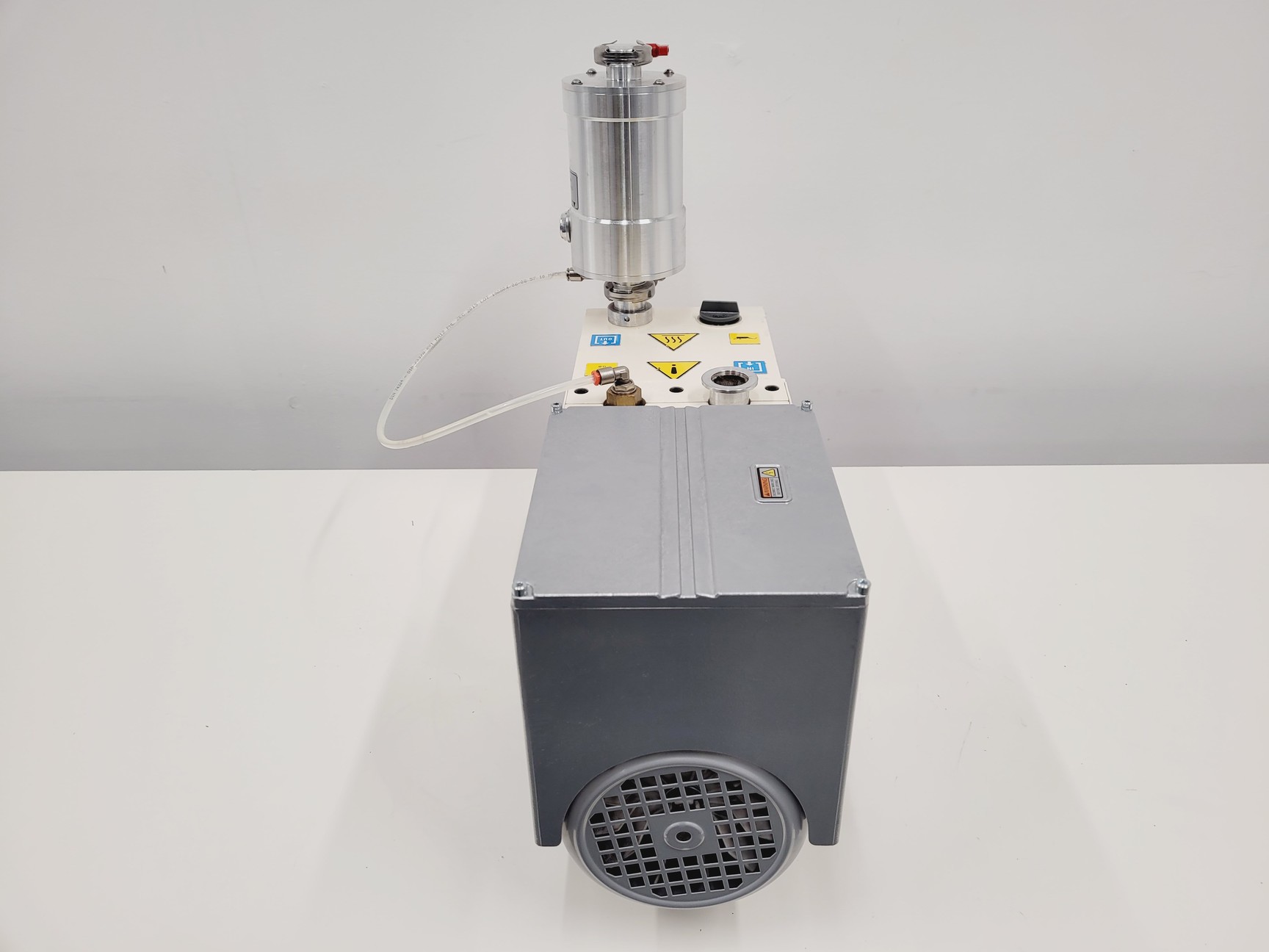 Image of Agilent HS 602 Rotary Vane Vacuum Pump Model 749-9365R002 with Oil Filter