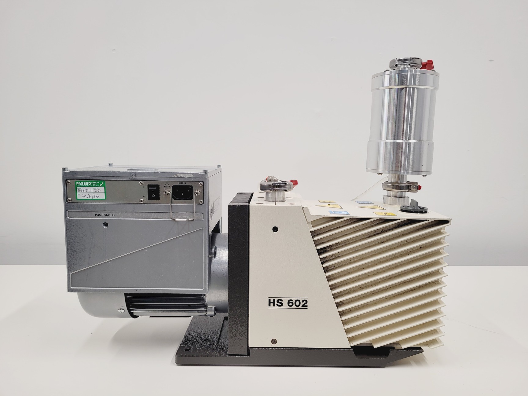 Image of Agilent HS 602 Rotary Vane Vacuum Pump Model 749-9365R002 with Oil Filter