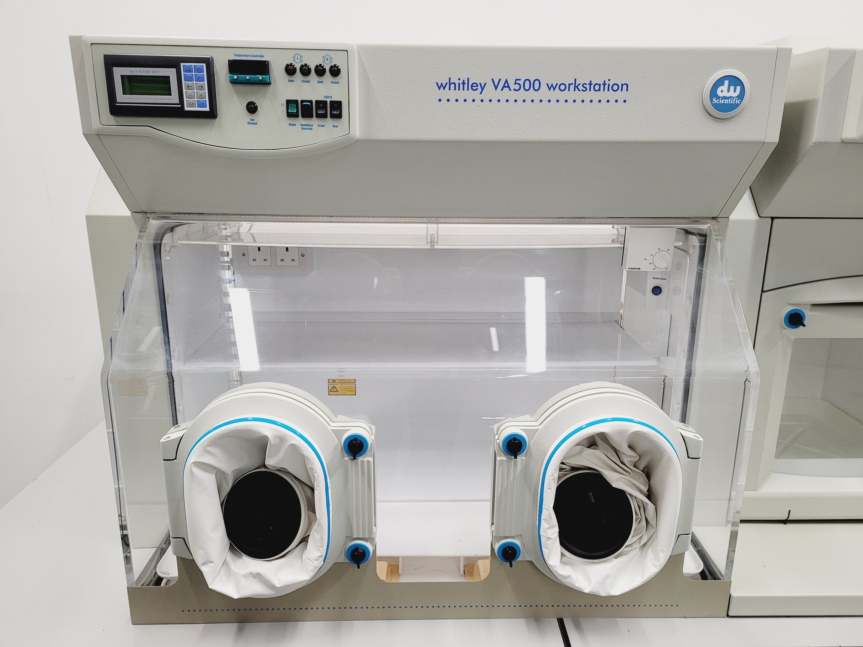 Image of Whitley VA500 Hypoxia Glove Box Workstation / Airlock With Footpedal Lab