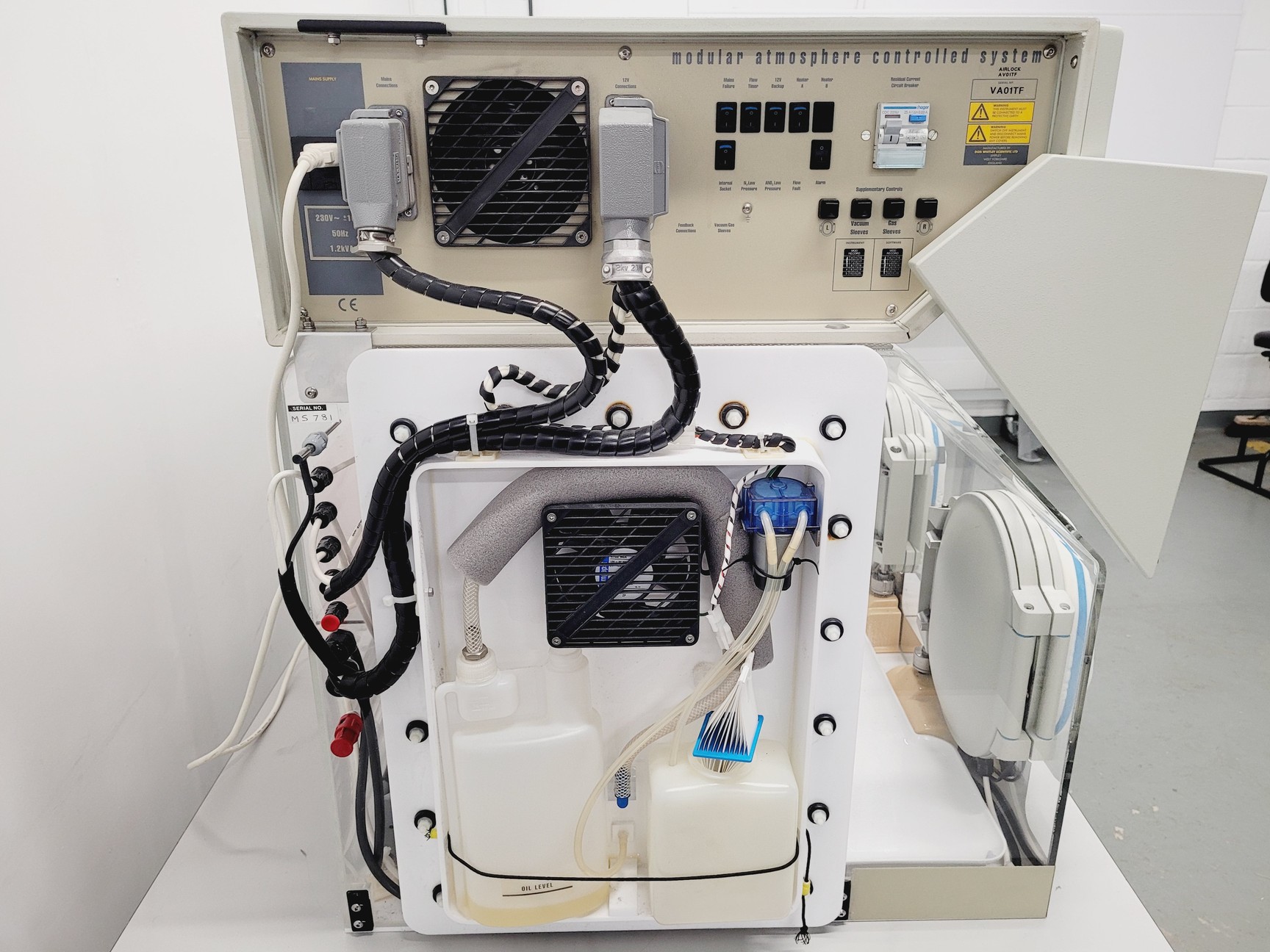 Image of Whitley VA500 Hypoxia Glove Box Workstation / Airlock With Footpedal Lab