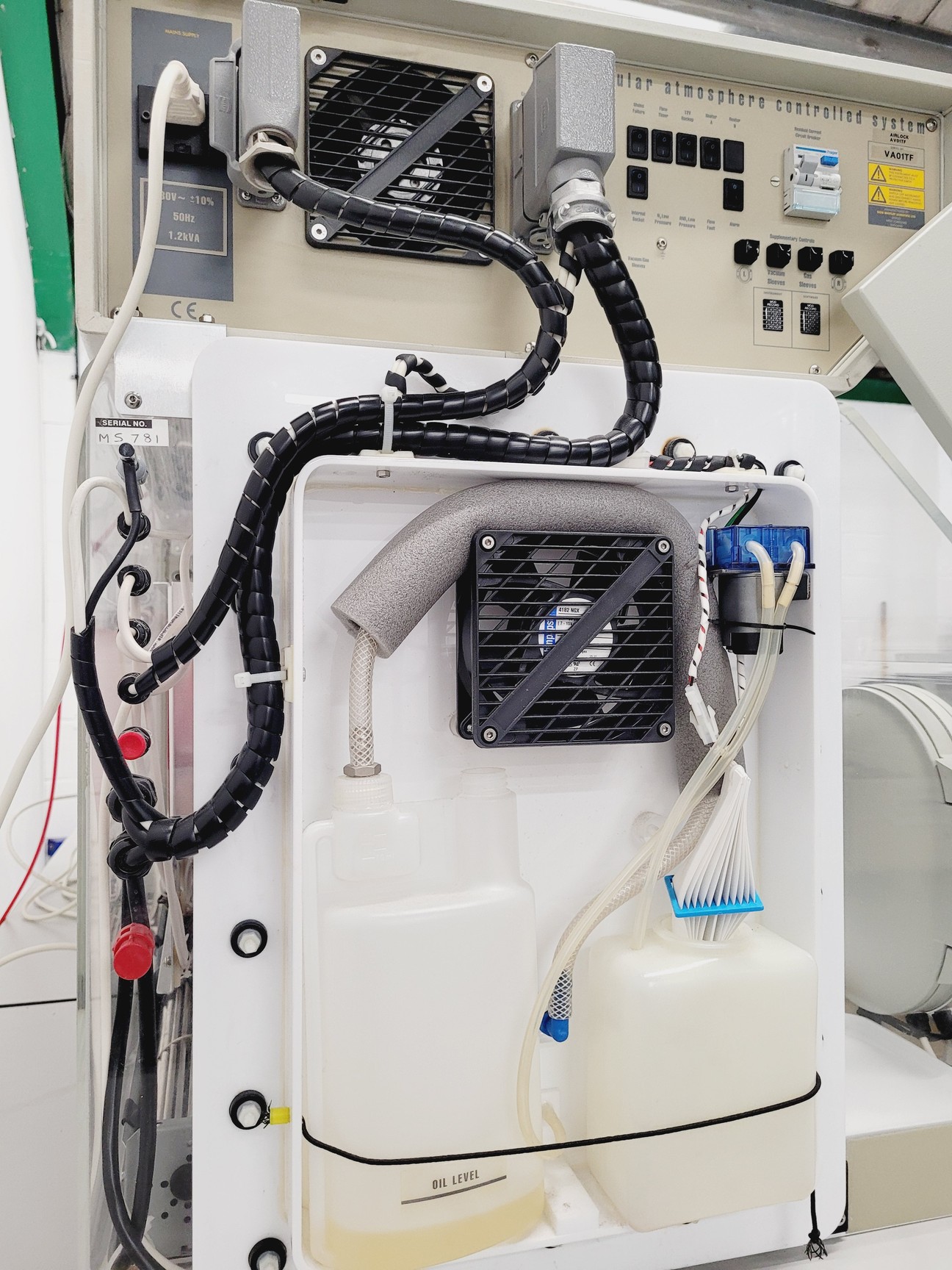 Image of Whitley VA500 Hypoxia Glove Box Workstation / Airlock With Footpedal Lab