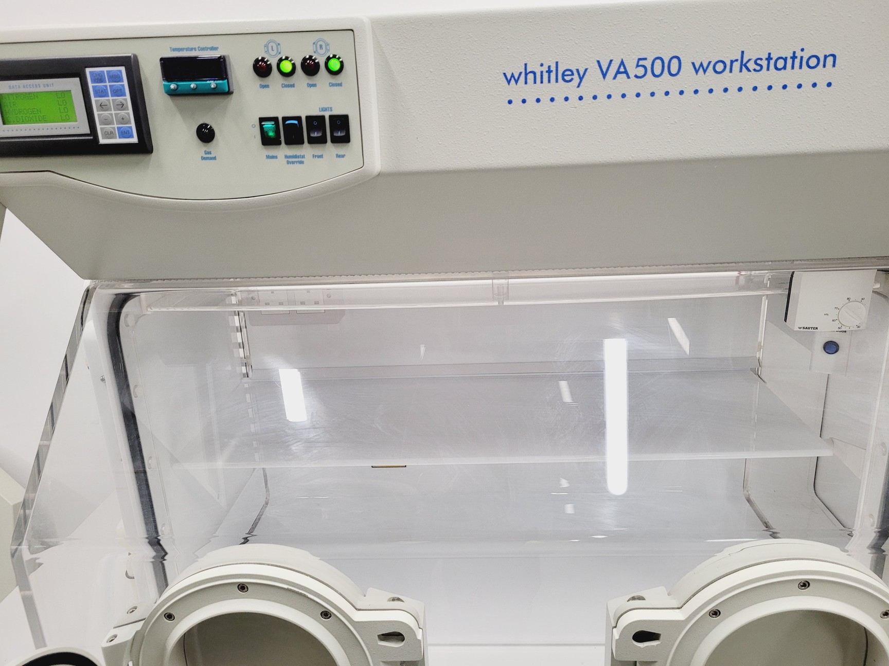 Image of Whitley VA500 Hypoxia Glove Box Workstation / Airlock With Footpedal Lab