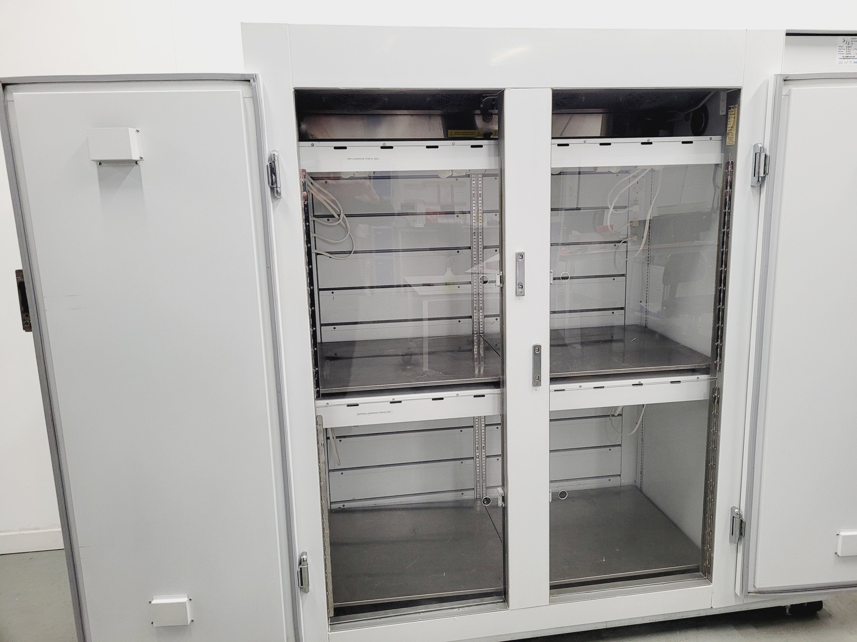 Image of Percival AR75L Growth Chamber 2-Teir Lab