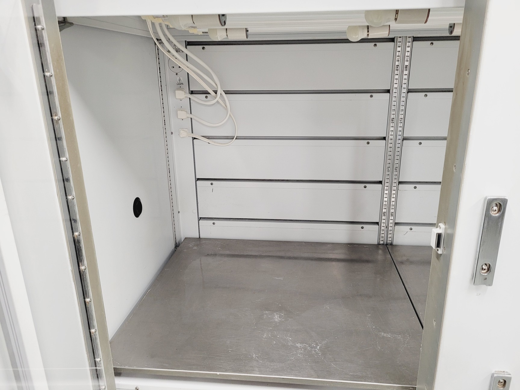 Image of Percival AR75L Growth Chamber 2-Teir Lab