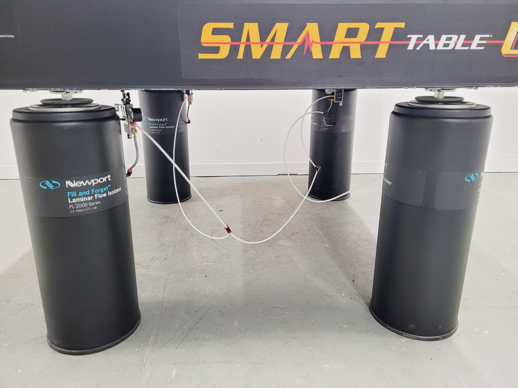 Image of Newport ST Series Smart Table UT2 Isolation Table w/ Jun-Air 3-4 Compressor