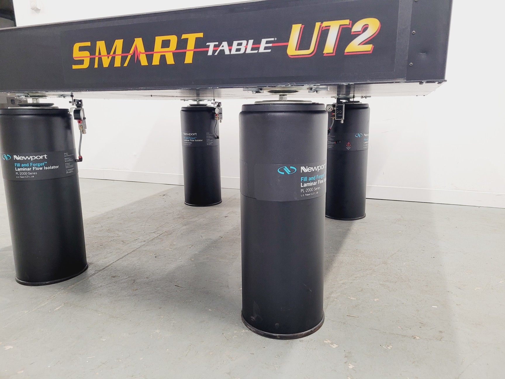 Image of Newport ST Series Smart Table UT2 Isolation Table w/ Jun-Air 3-4 Compressor