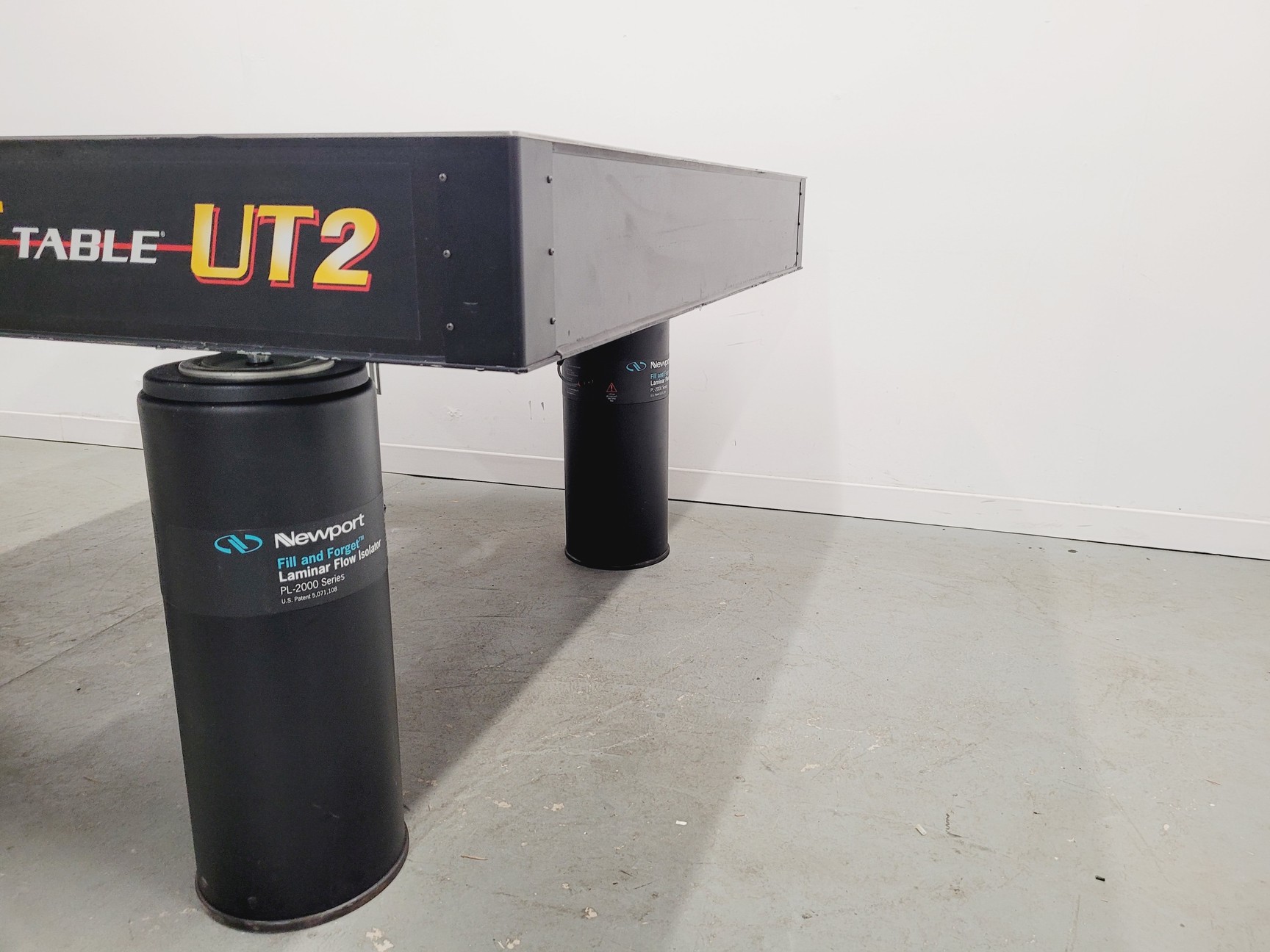 Image of Newport ST Series Smart Table UT2 Isolation Table w/ Jun-Air 3-4 Compressor