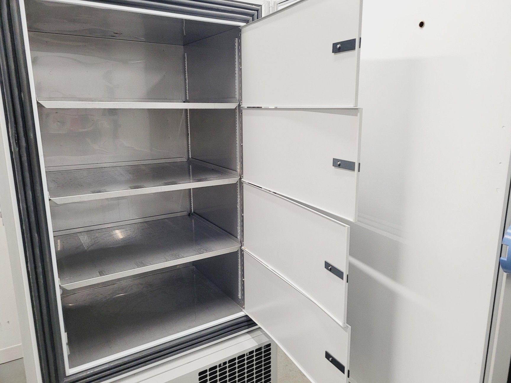 Image of Thermo Scientific Forma 900 Series Model 906 ULT Laboratory Freezer Lab