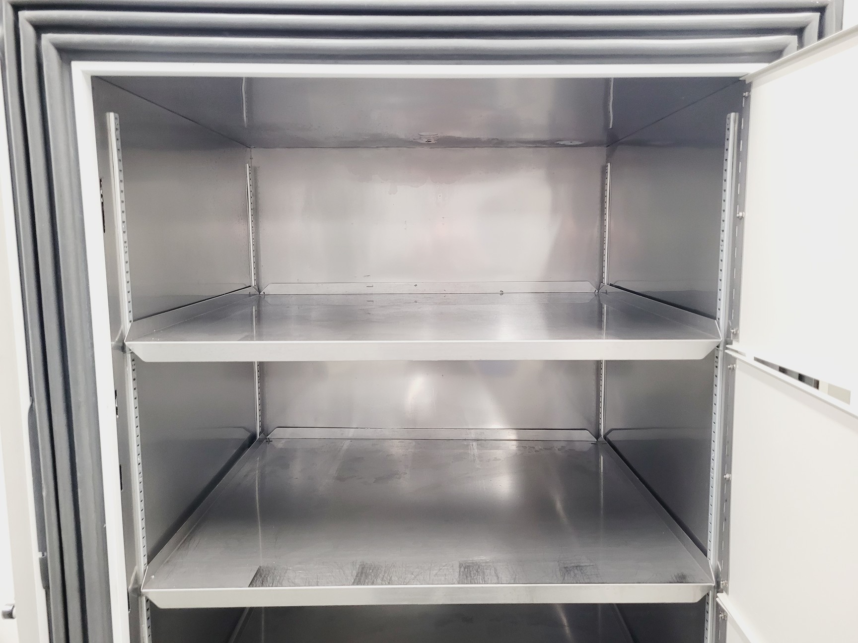 Image of Thermo Scientific Forma 900 Series Model NO. 906 ULT Laboratory Freezer