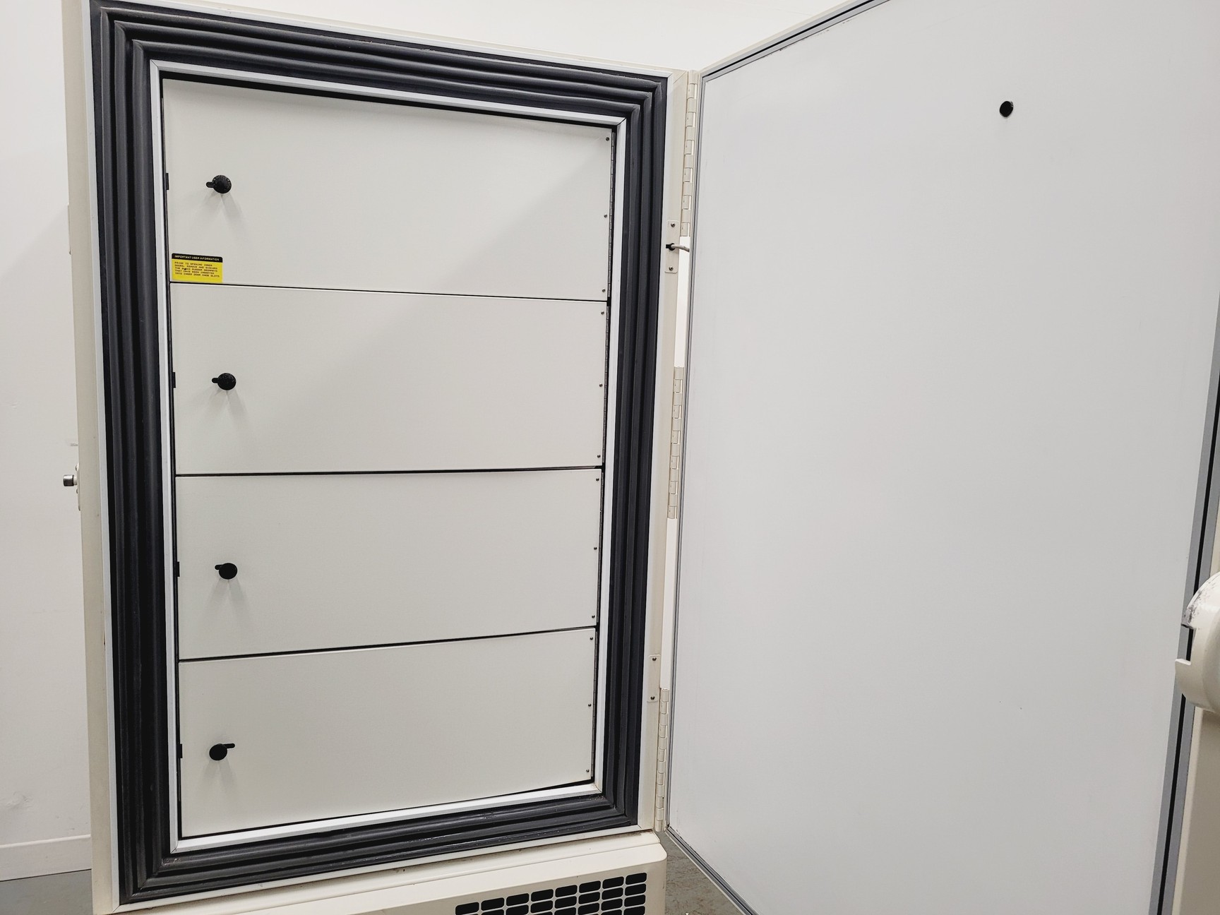 Image of Thermo Scientific Forma Model Type - 906 ULT Laboratory Freezer 'Spares/Repair'