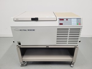 Image of Sanyo Mistral 3000E Centrifuge with Windshield Swing Rotor and Buckets on Stand