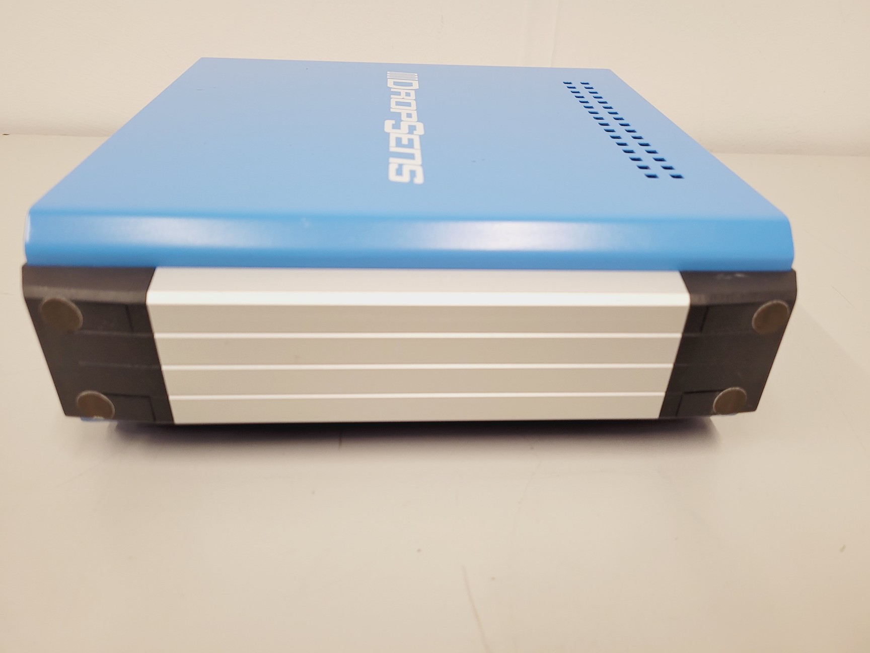 Image of Dropsens Stat 4000P Multi Potentiostat System Unit With Accessories