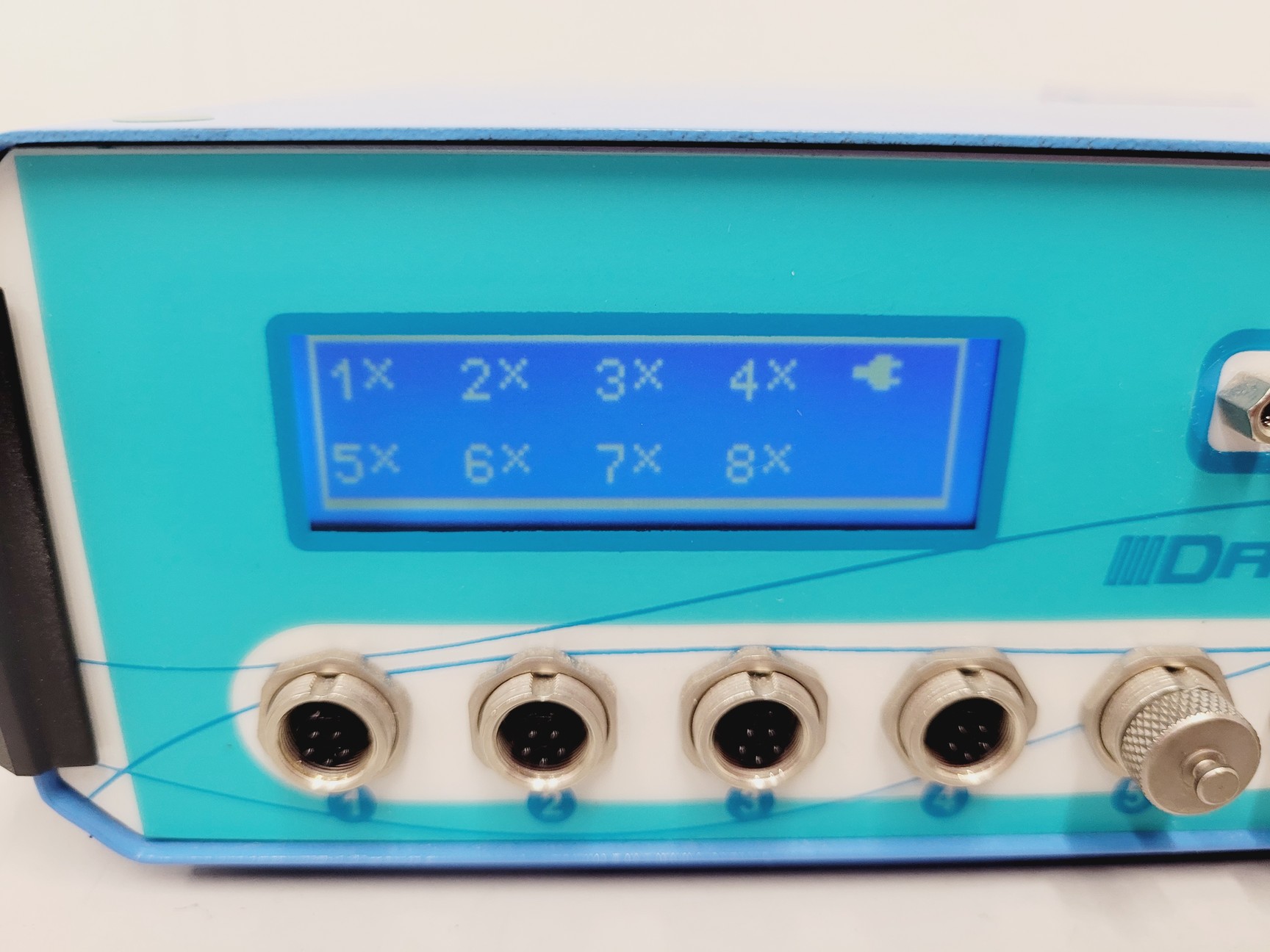 Image of Dropsens Stat 4000P Multi Potentiostat System Unit With Accessories 