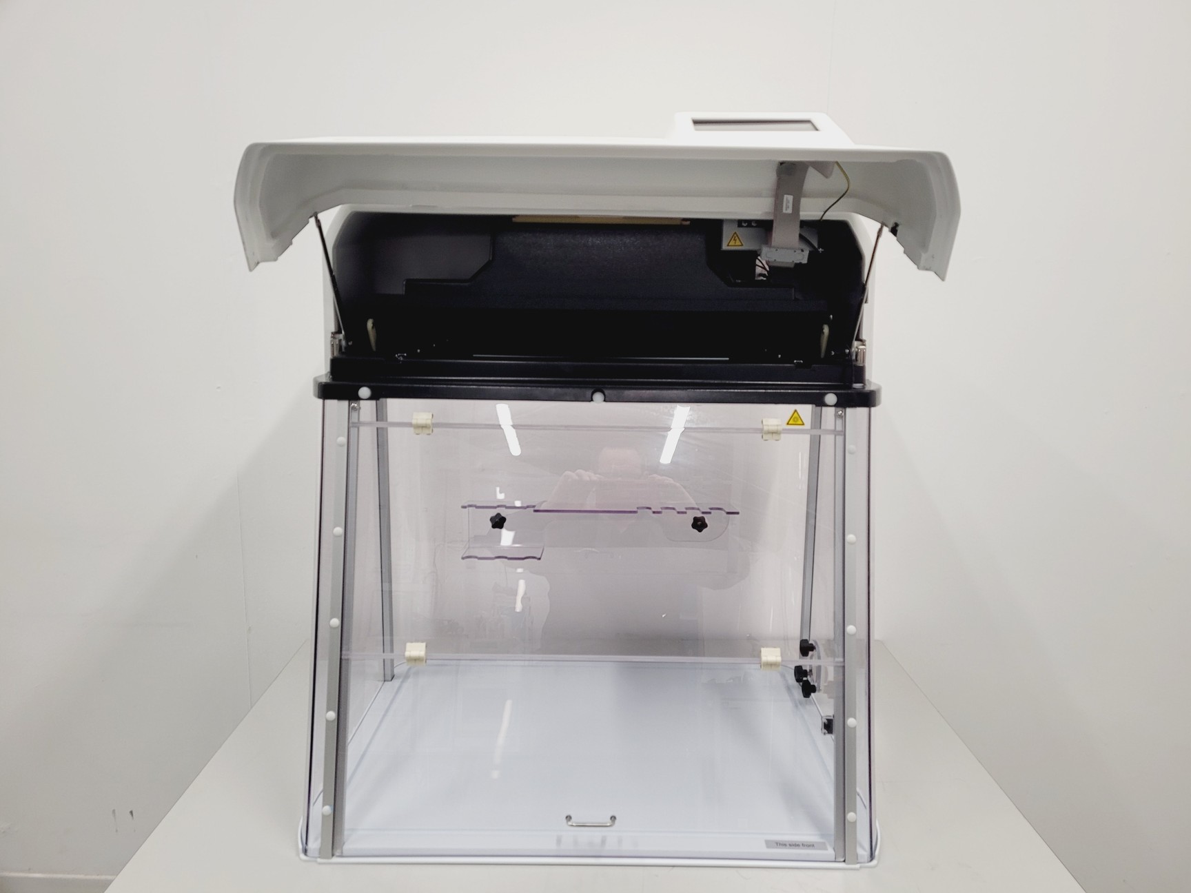 Image of Starlab GuardOne S8040-1000 Workstation Laminar Flow Cabinet Lab