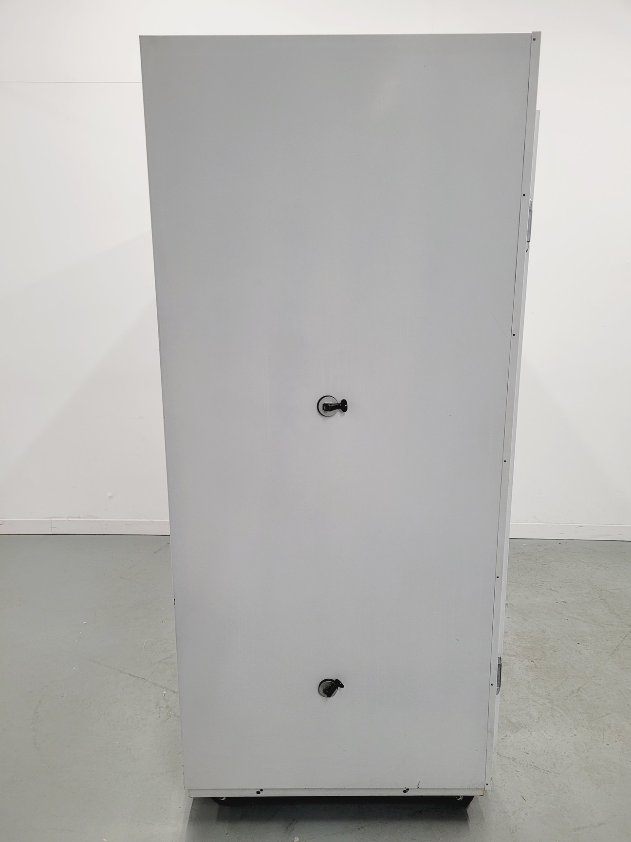 Image of Percival AR75L Growth Chamber 2-Tier Lab