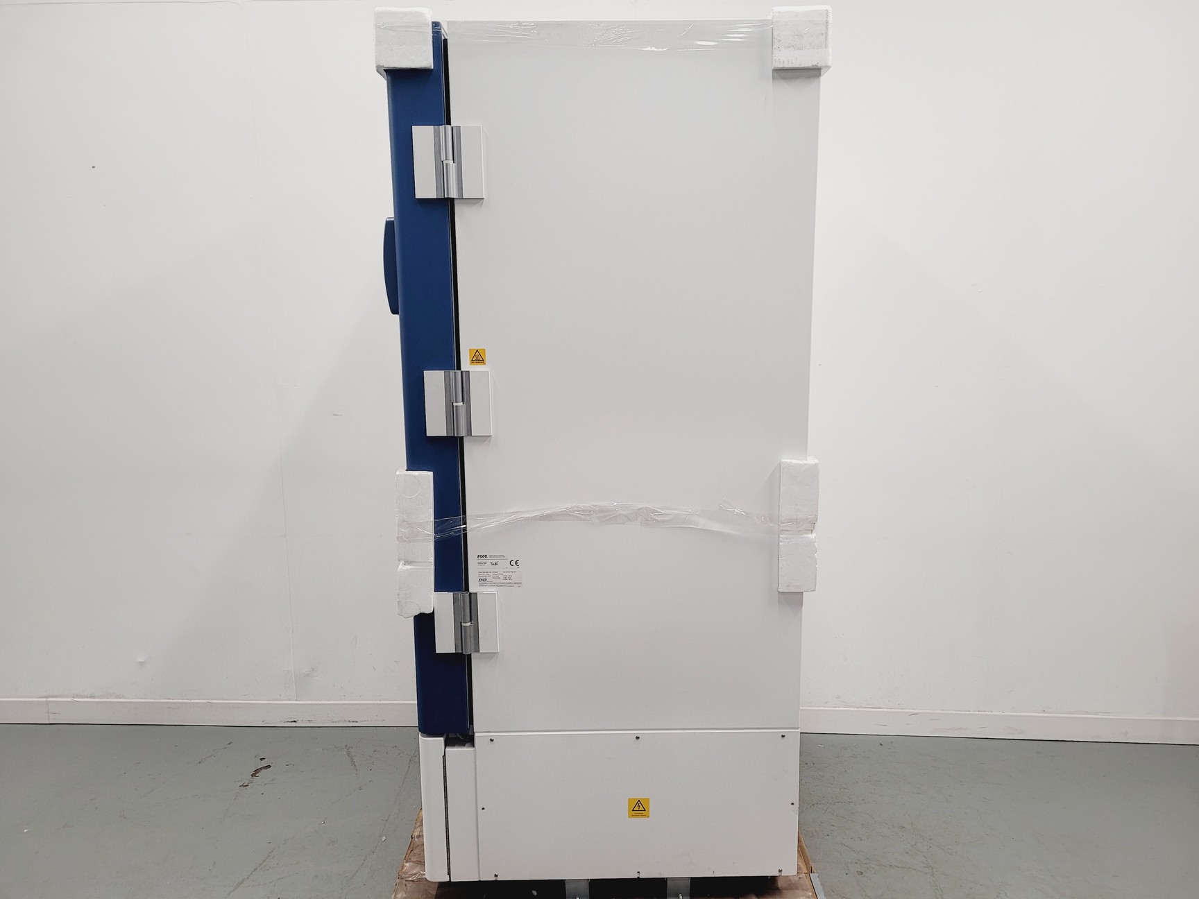 Image of Esco Lexicon ll ULT UUS-363B-1-SS Lab Freezer