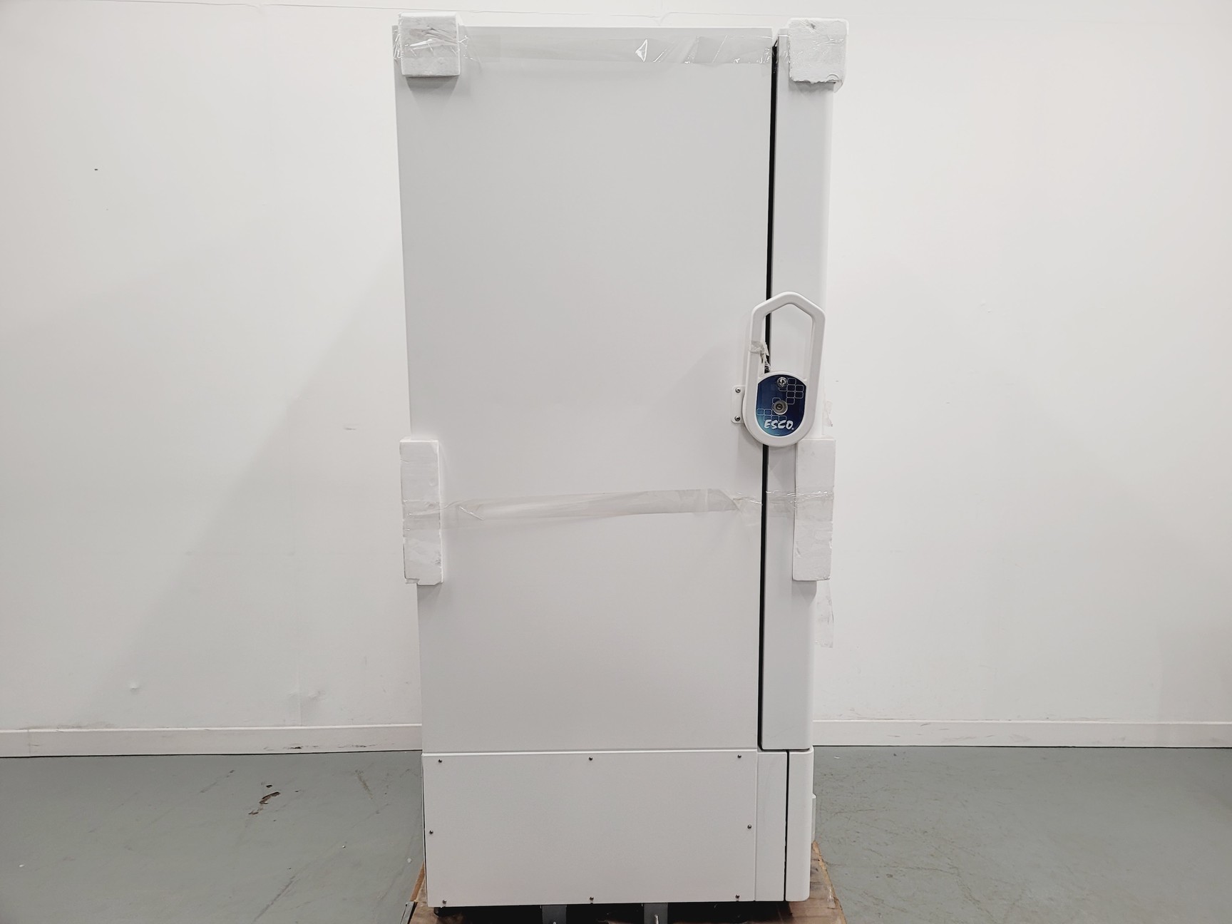 Image of Esco Lexicon ll ULT UUS-363B-1-SS Lab Freezer