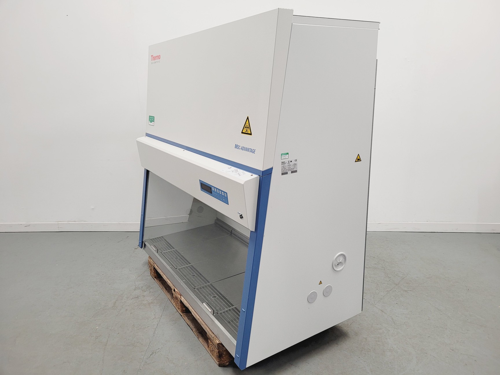 Image of Thermo Scientific MSC-Advantage MSC 1.5 Class 2 Safety Cabinet with Stand Lab