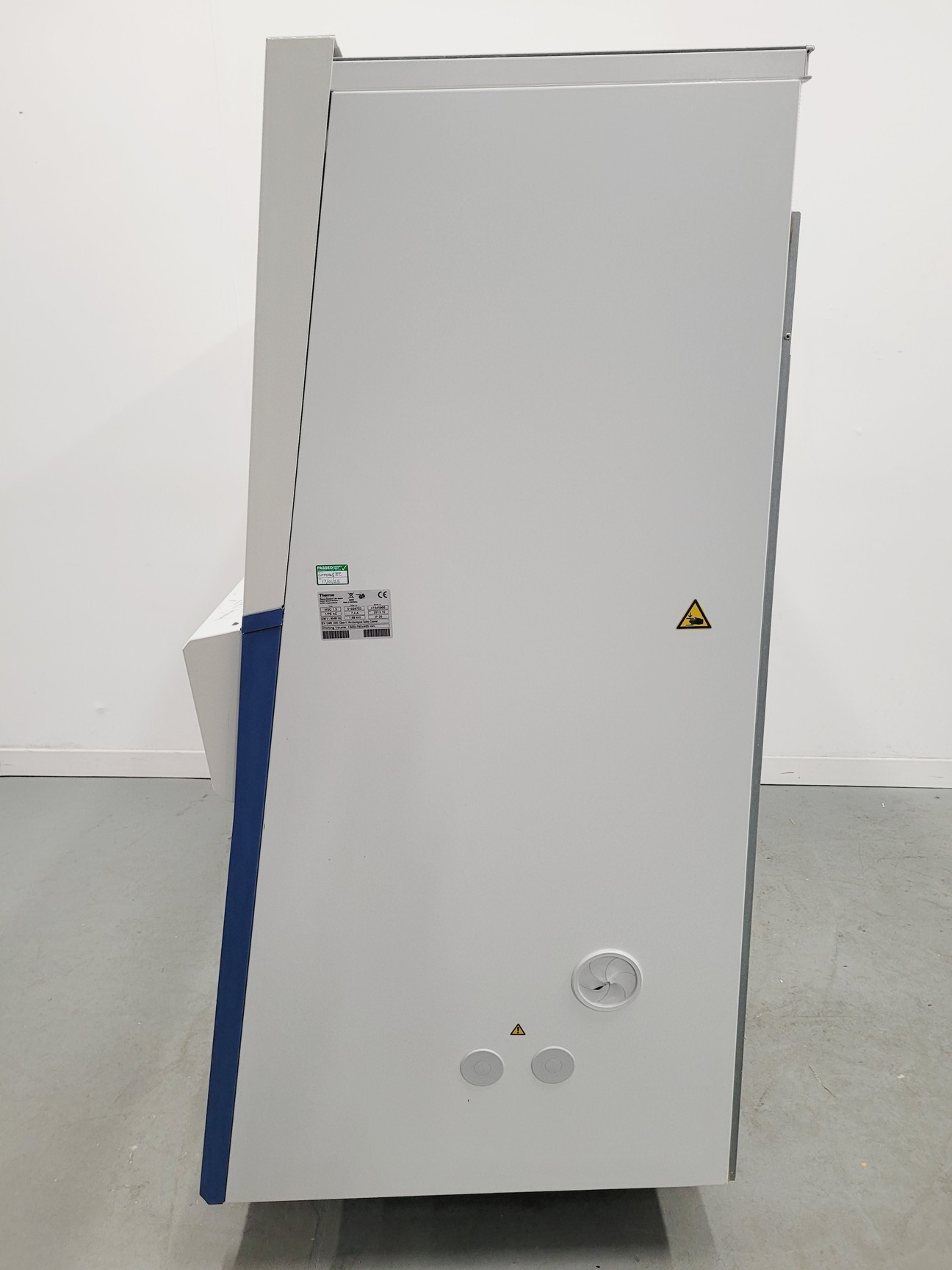 Image of Thermo Scientific MSC-Advantage MSC 1.5 Class 2 Safety Cabinet with Stand Lab