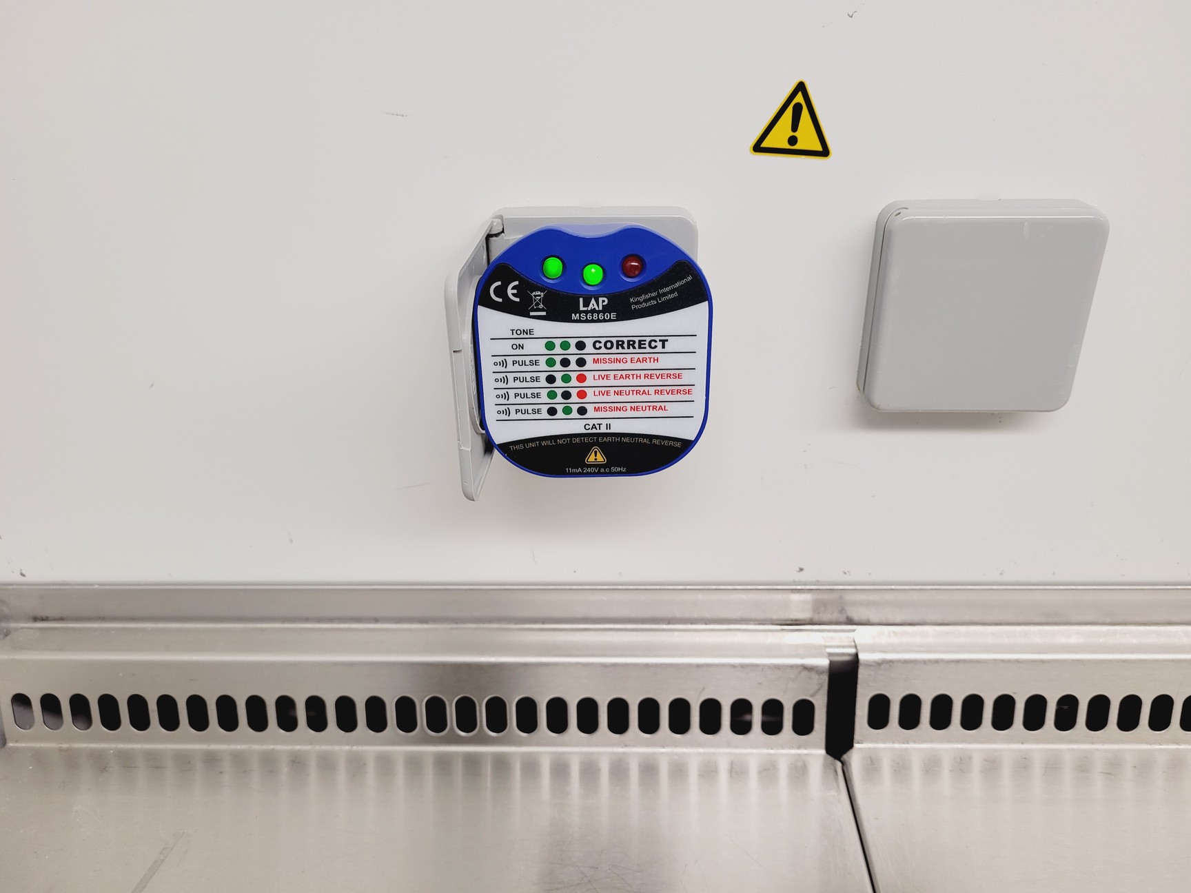 Image of Thermo Scientific MSC-Advantage MSC 1.5 Class 2 Safety Cabinet with Stand Lab