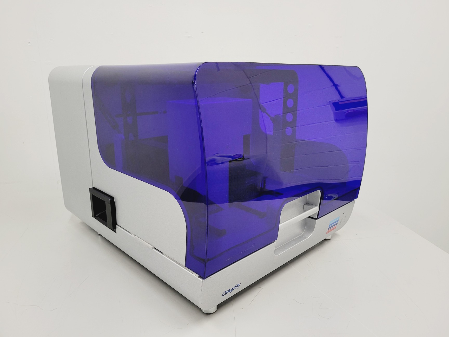 Qag Machine Qiagen QIAgility Automated PCR Workstation Lab