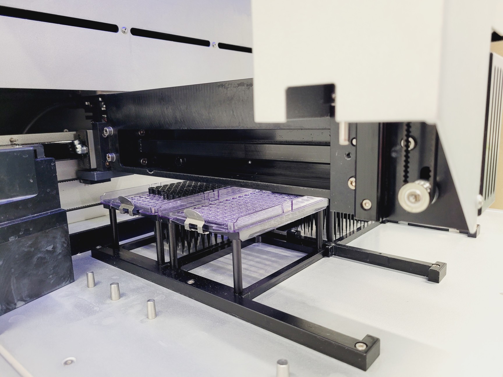 Qag Machine Qiagen QIAgility Automated PCR Workstation Lab