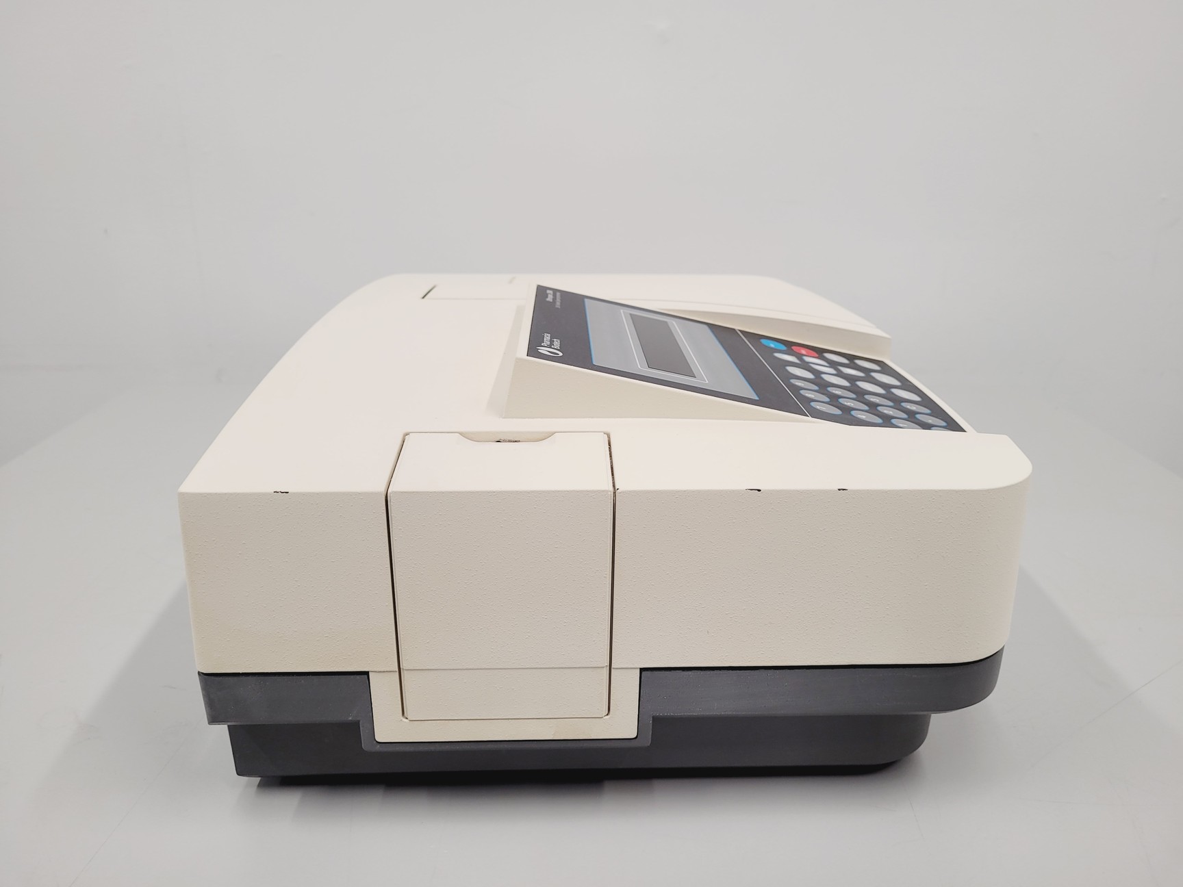 Image of Pharmia Biotech Ultrospec 2000 UV/Visible Spectrophotometer Lab