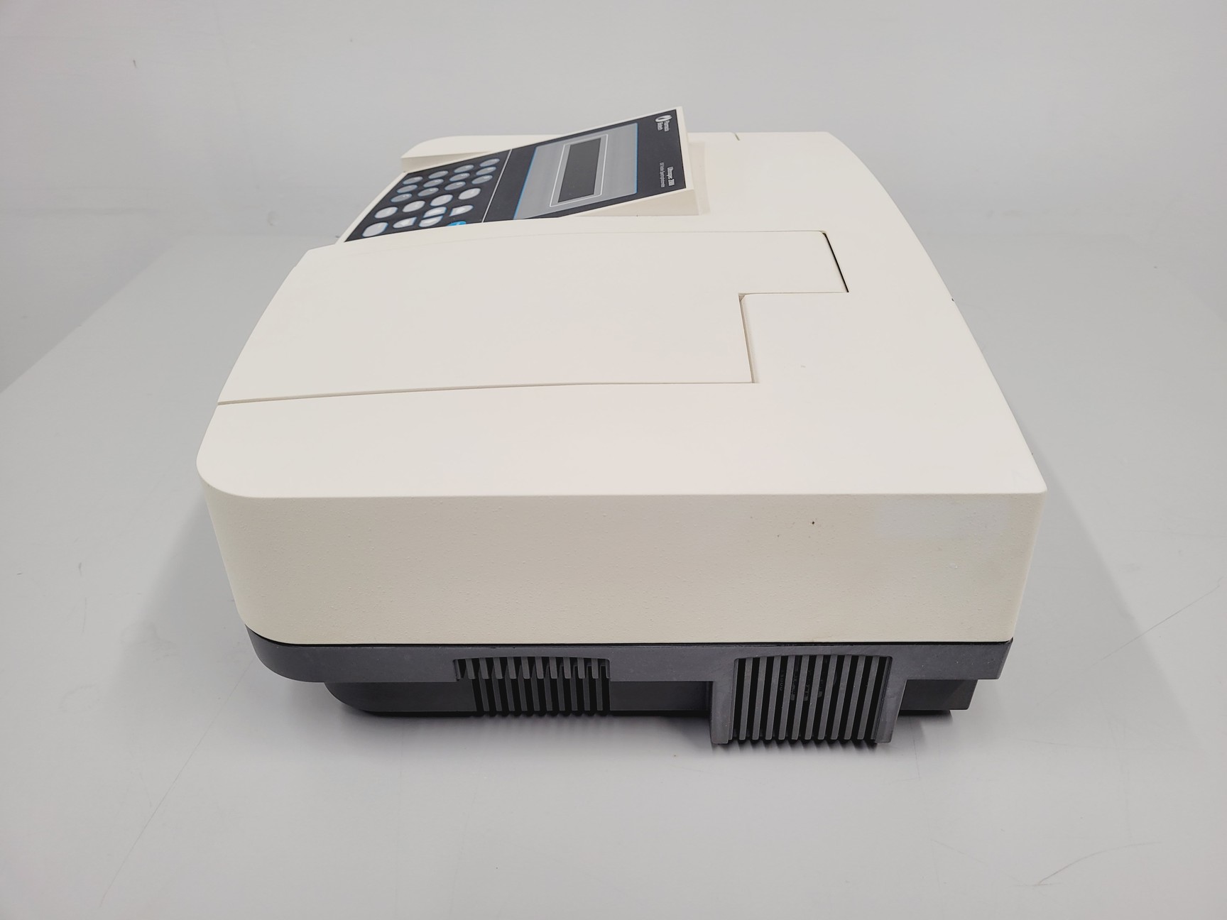 Image of Pharmia Biotech Ultrospec 2000 UV/Visible Spectrophotometer Lab