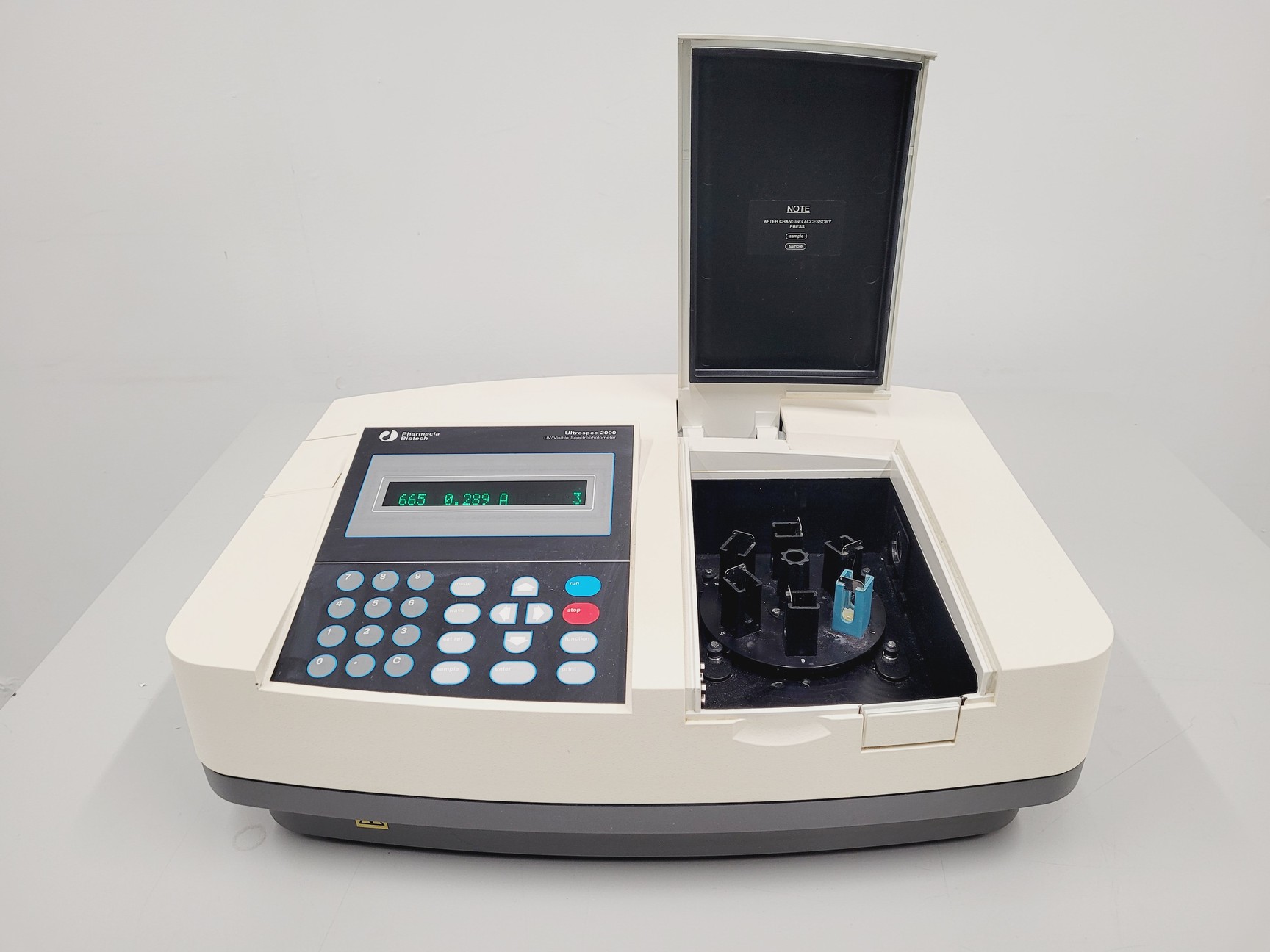 Image of Pharmia Biotech Ultrospec 2000 UV/Visible Spectrophotometer Lab