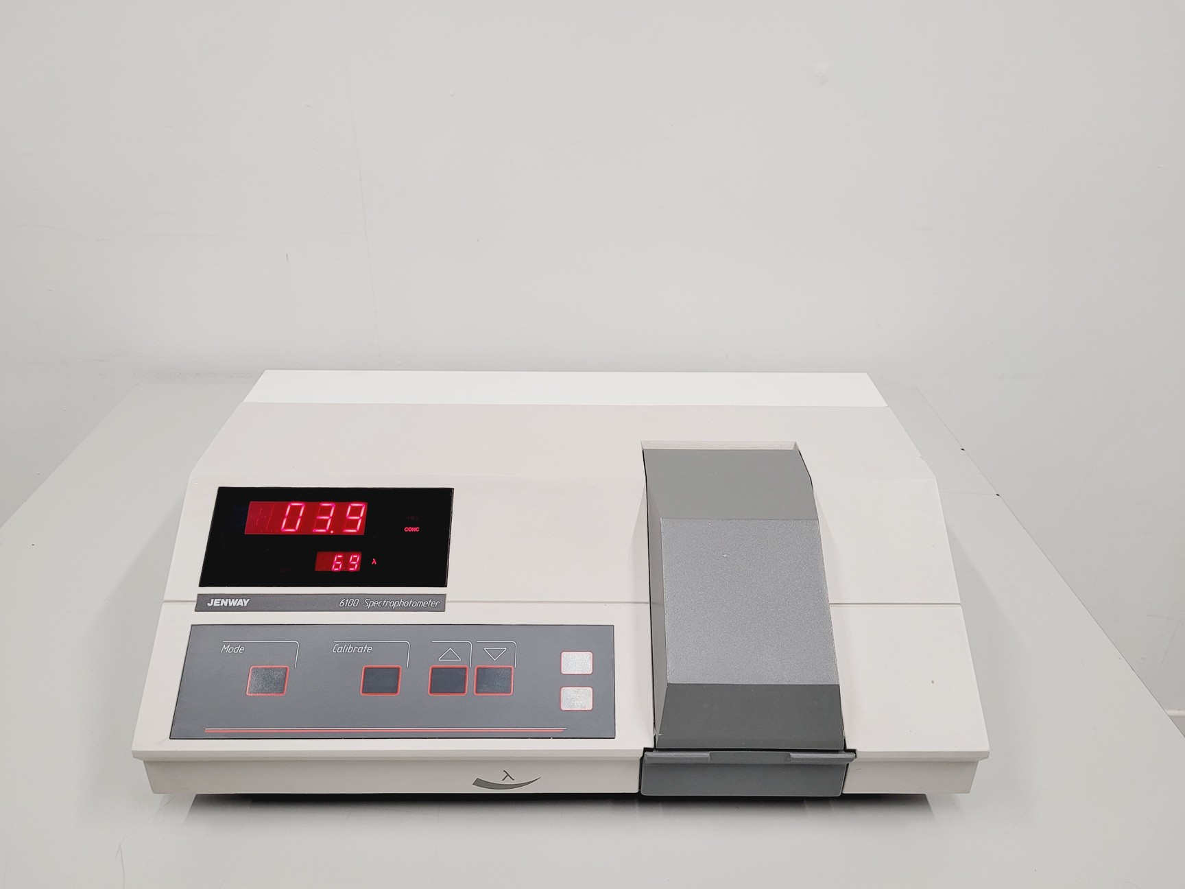 Image of Jenway 6100 Visible Range Spectrophotometer Lab