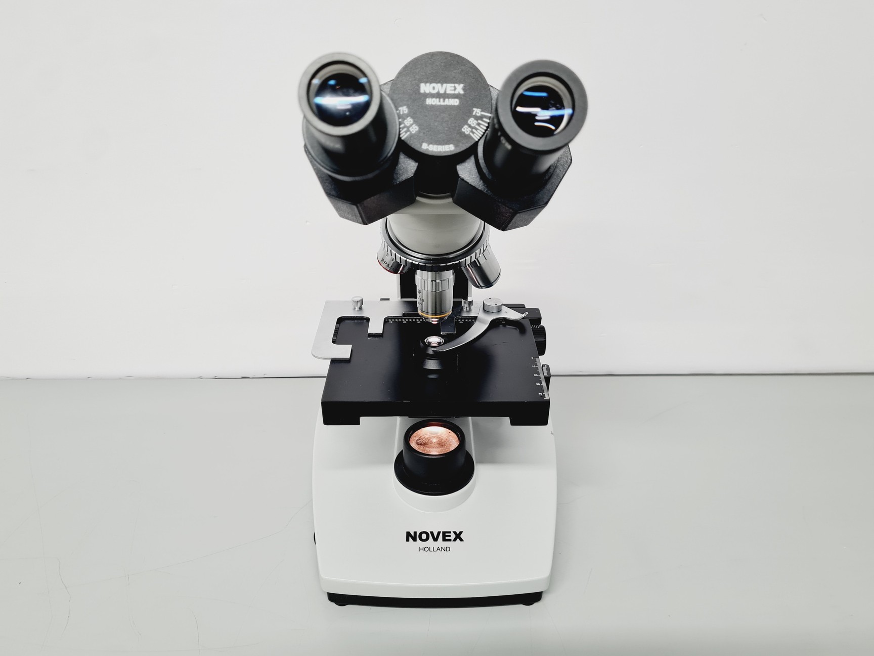 Image of Novex Microscope B-Range w/ 4 Objectives SP4 SP 10/40/100 Oil Lab