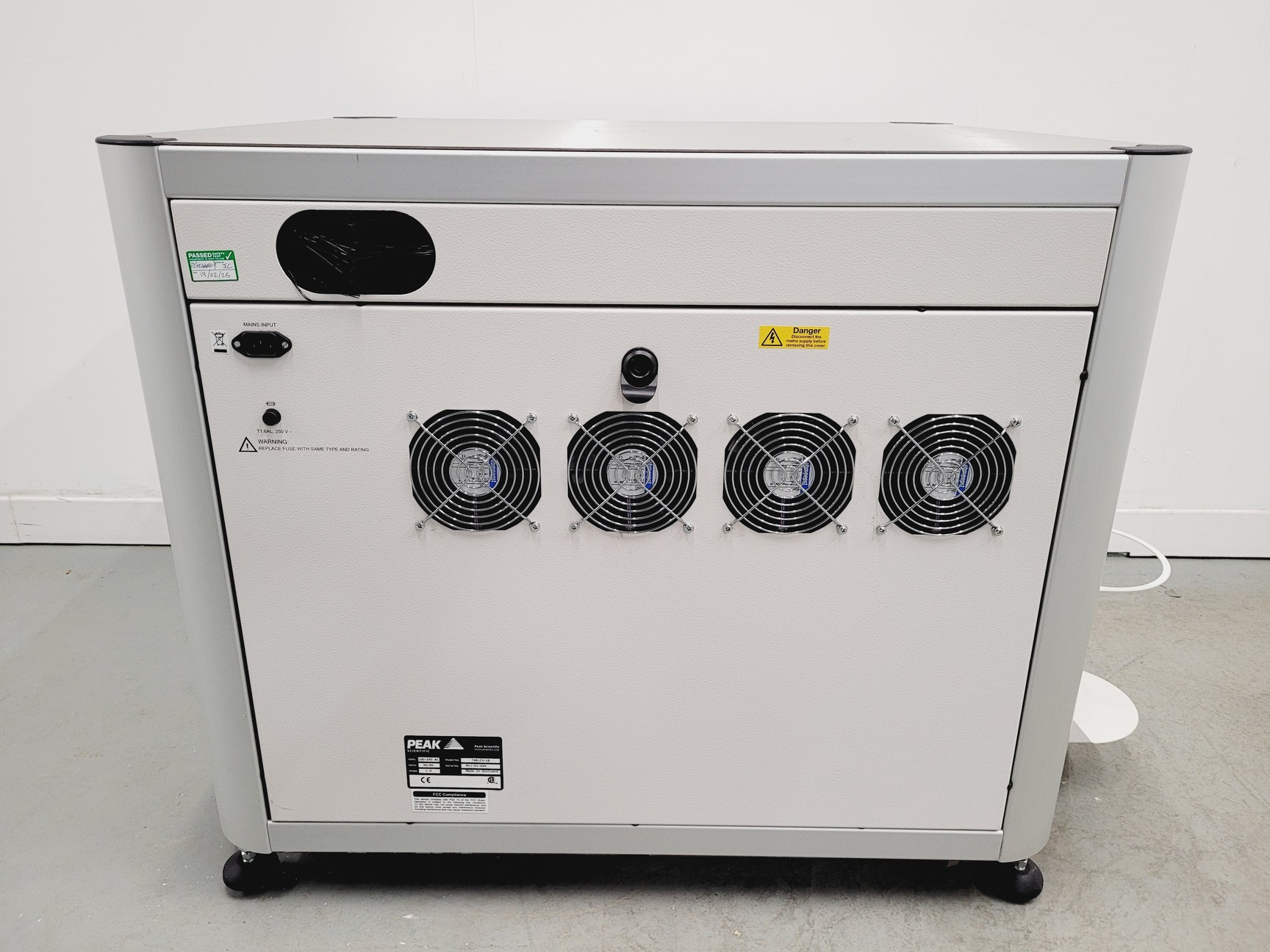 Image of Peak Scientific Laboratory Table 3-1B Air and Sound Conditioned Pump Compartment