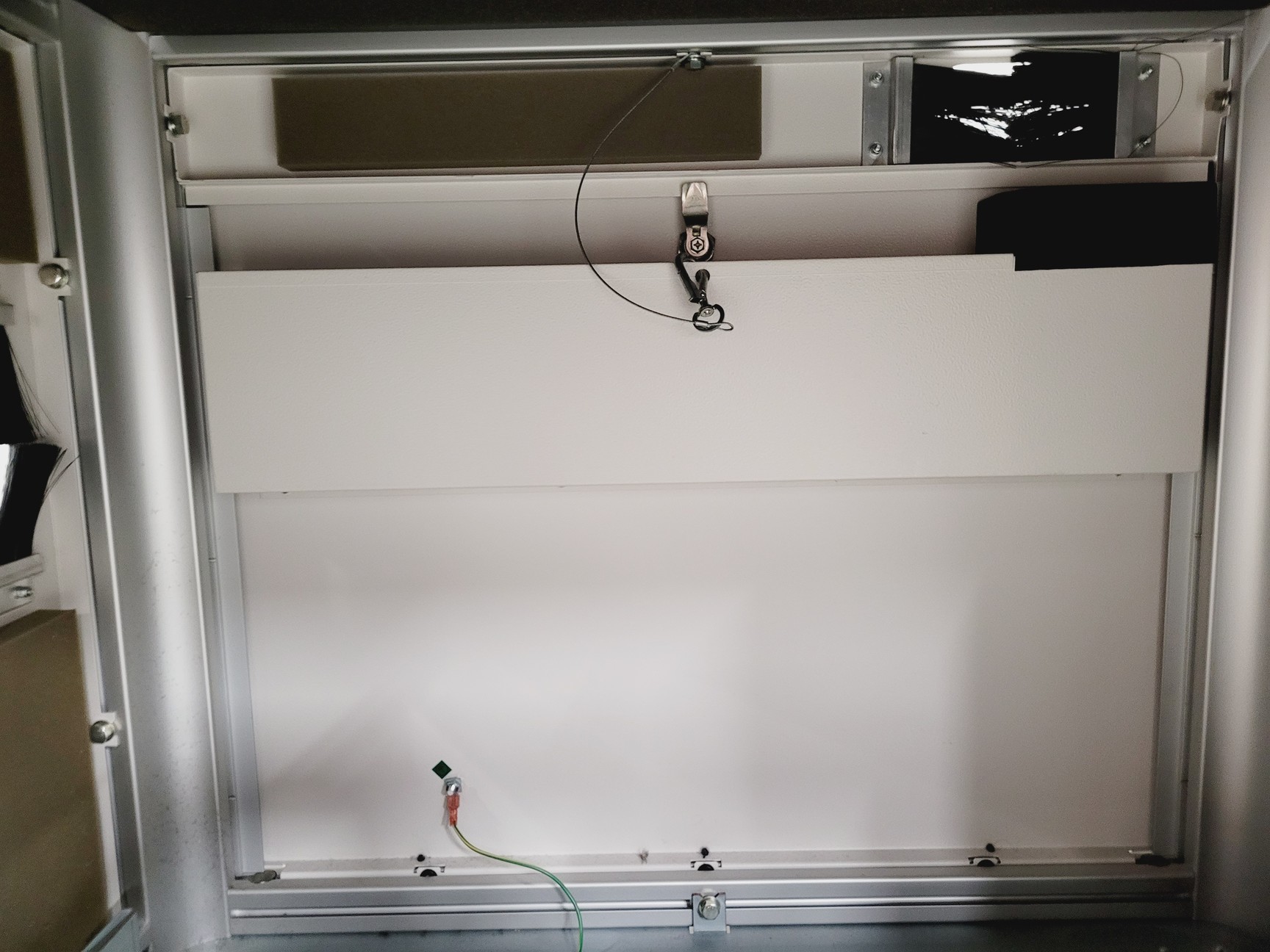 Image of Peak Scientific Laboratory Table 3-1B Air and Sound Conditioned Pump Compartment