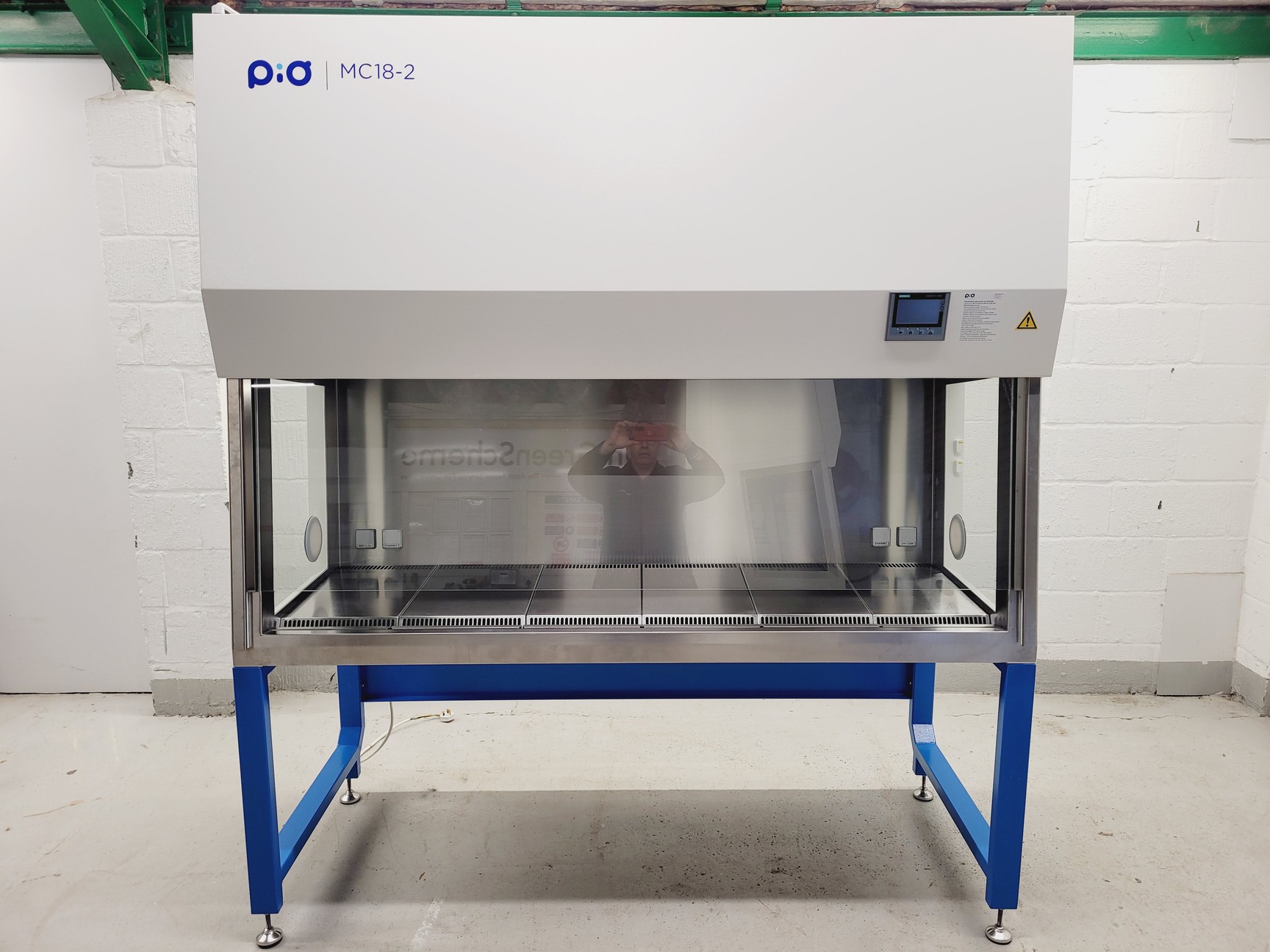 Image of Iskra PIO 2020 MC18-2 Class ll Microbiological Safety Cabinet on Stand Lab