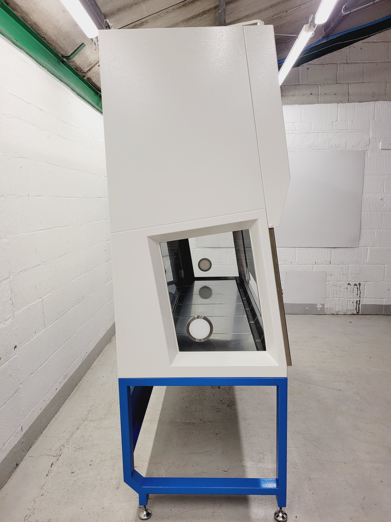 Image of Iskra PIO 2020 MC18-2 Class ll Microbiological Safety Cabinet on Stand Lab