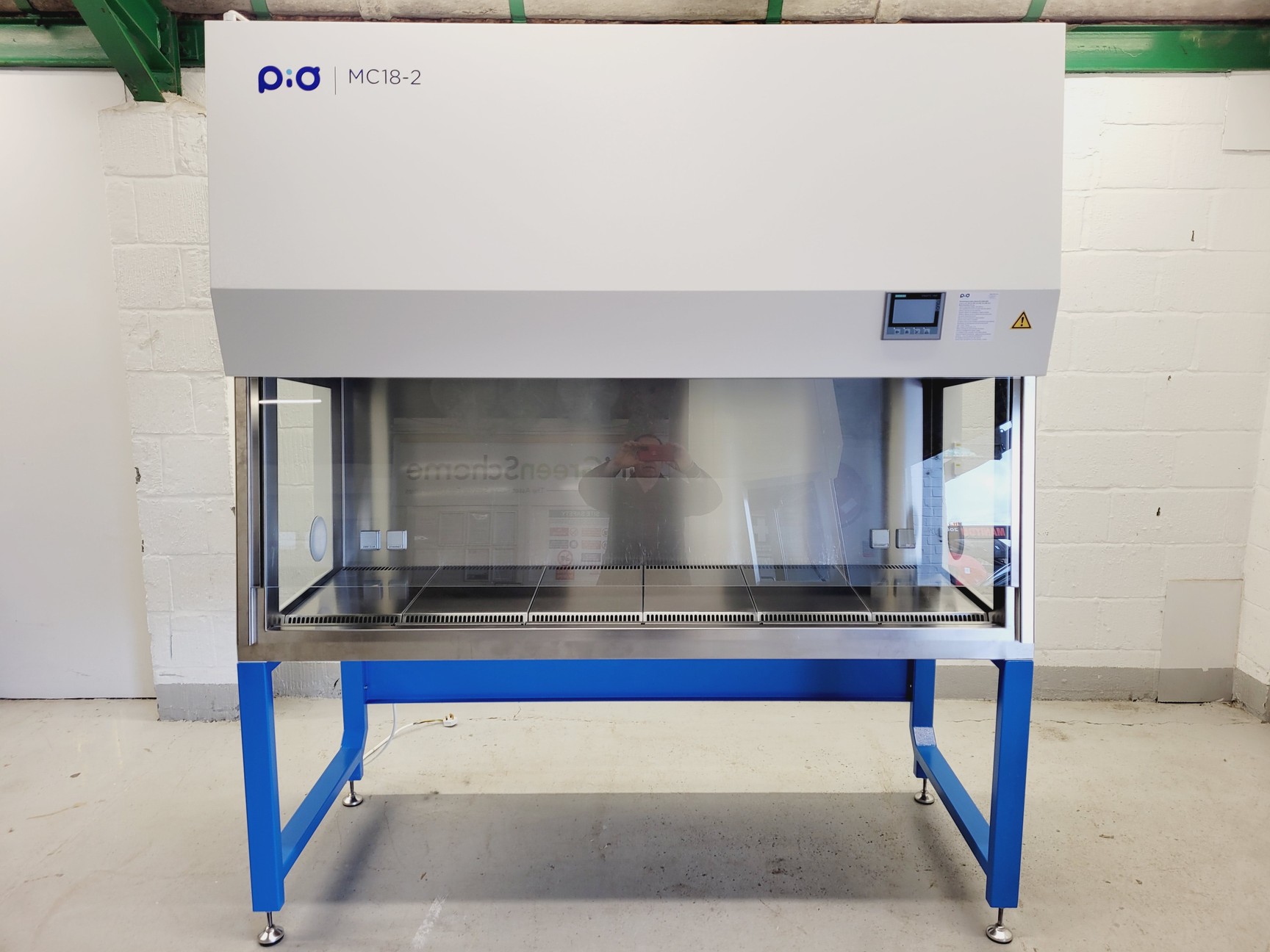 Image of Iskra PIO 2020 MC18-2 Class ll Microbiological Safety Cabinet on Stand Lab