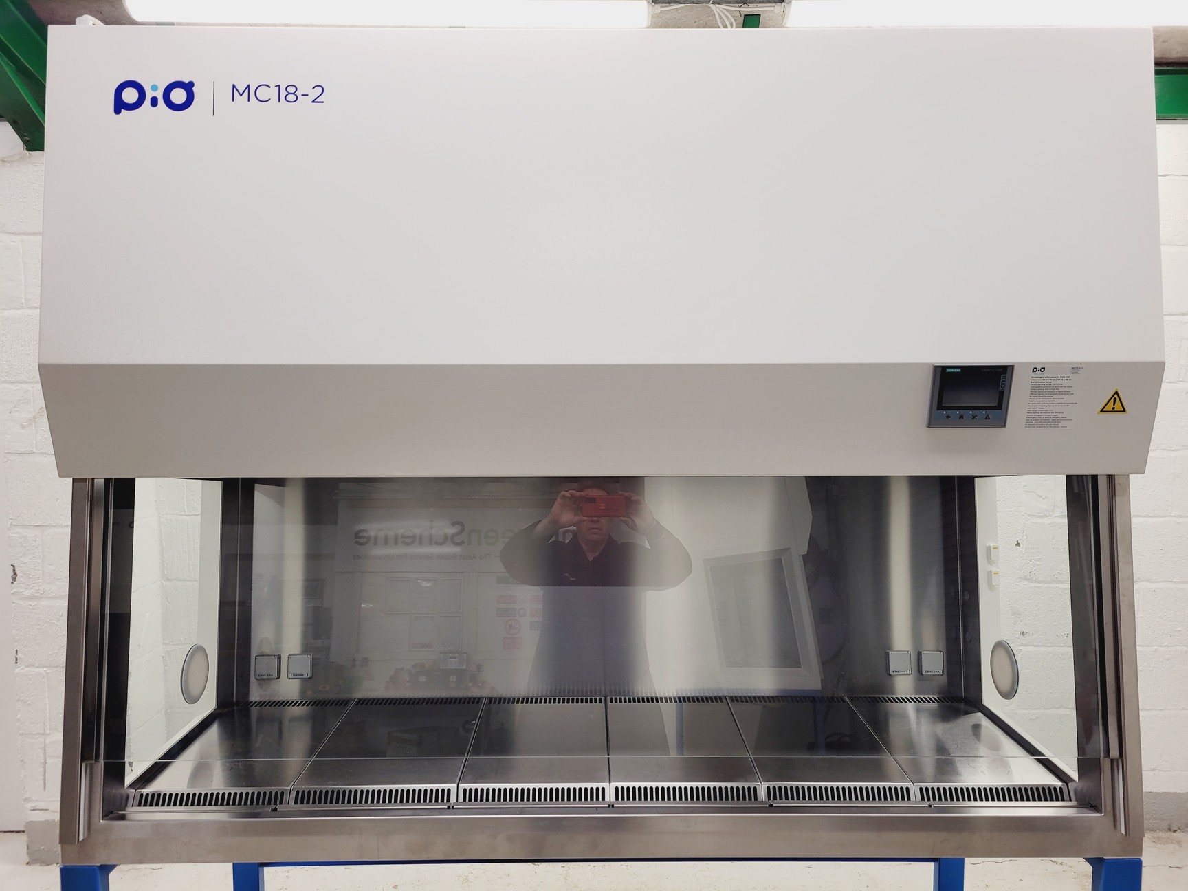 Image of Iskra PIO 2020 MC18-2 Class ll Microbiological Safety Cabinet on Stand Lab