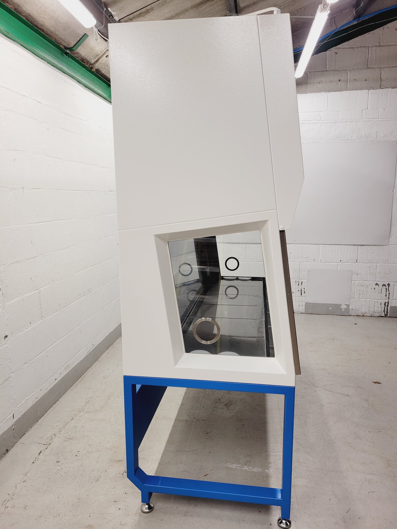 Image of Iskra PIO 2020 MC18-2 Class ll Microbiological Safety Cabinet with Stand lab