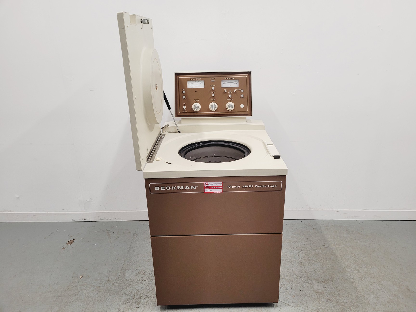 Image of Beckman J2-21 Floor Standing Refrigerated Centrifuge Lab