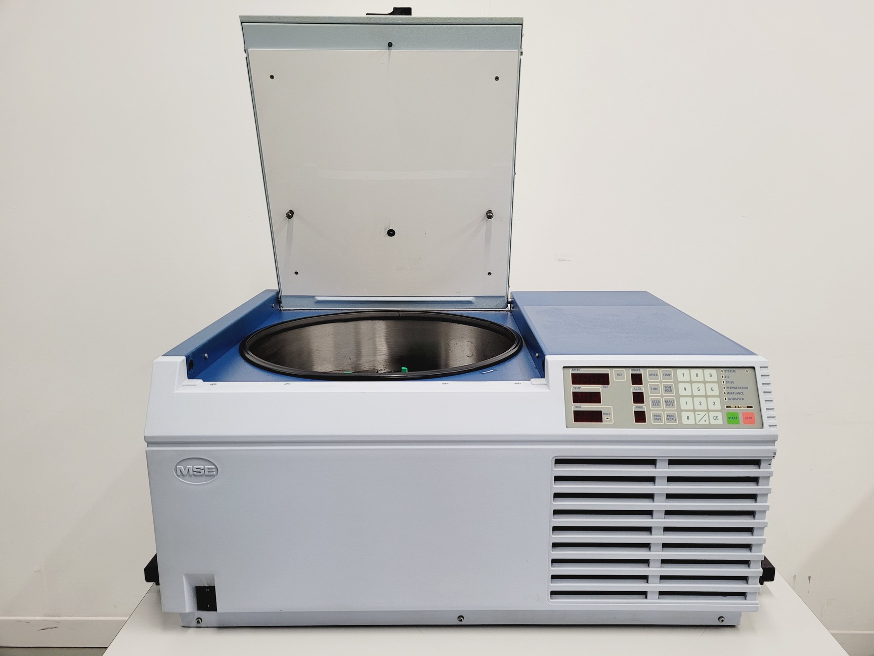 Image of MSE Mistral 3000i Refrigerated Centrifuge w/ MSE 43122-105 Spares/Repair Lab