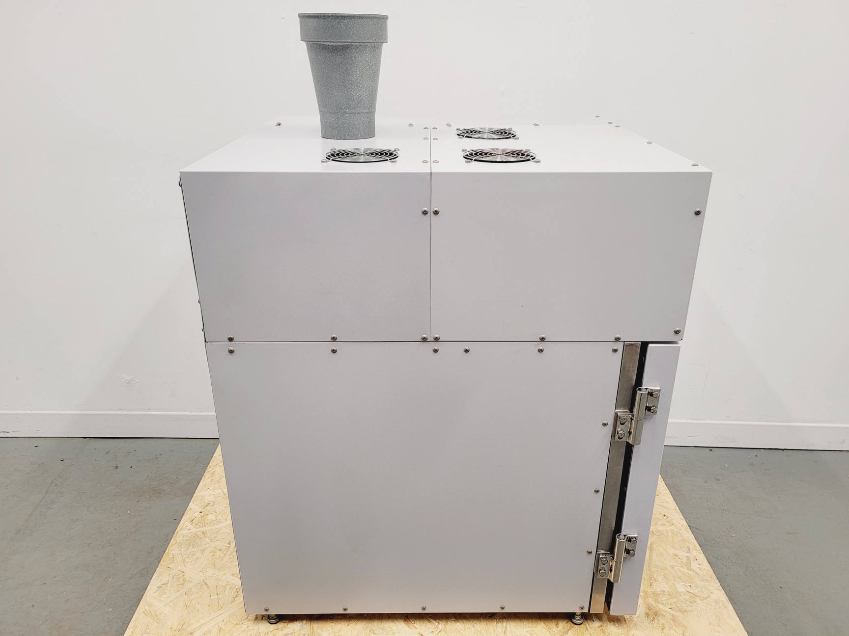 Image of Thermo Scientific Barnstead Thermolyne Pyro-Clean Glassware Oven OV134510-33 Lab