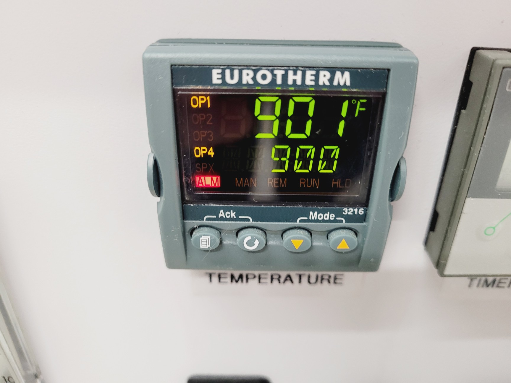 Image of Thermo Scientific Barnstead Thermolyne Pyro-Clean Glassware Oven OV134510-33 Lab