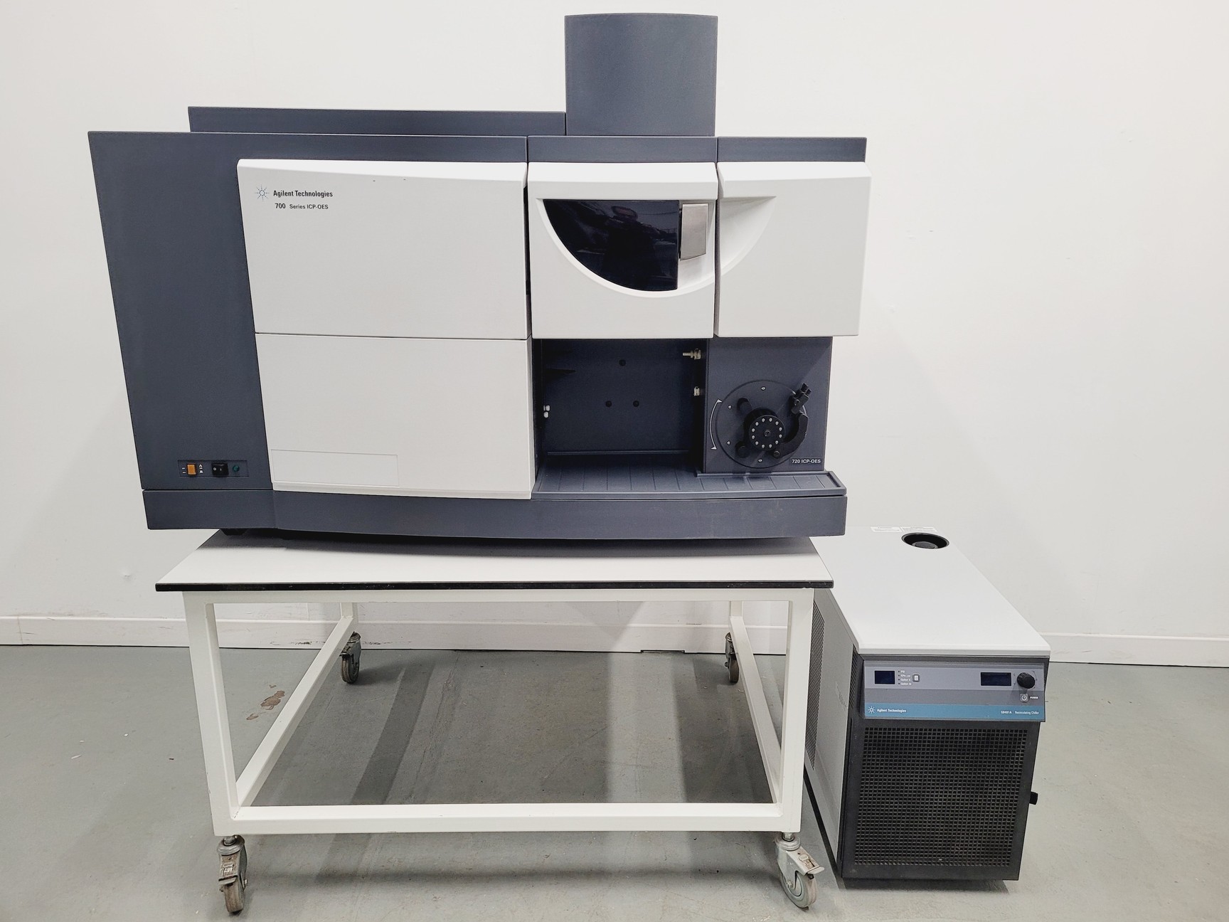 Image of Agilent Technologies 700 Series 720 ICP-OES Spectrometer with G8481A Chiller