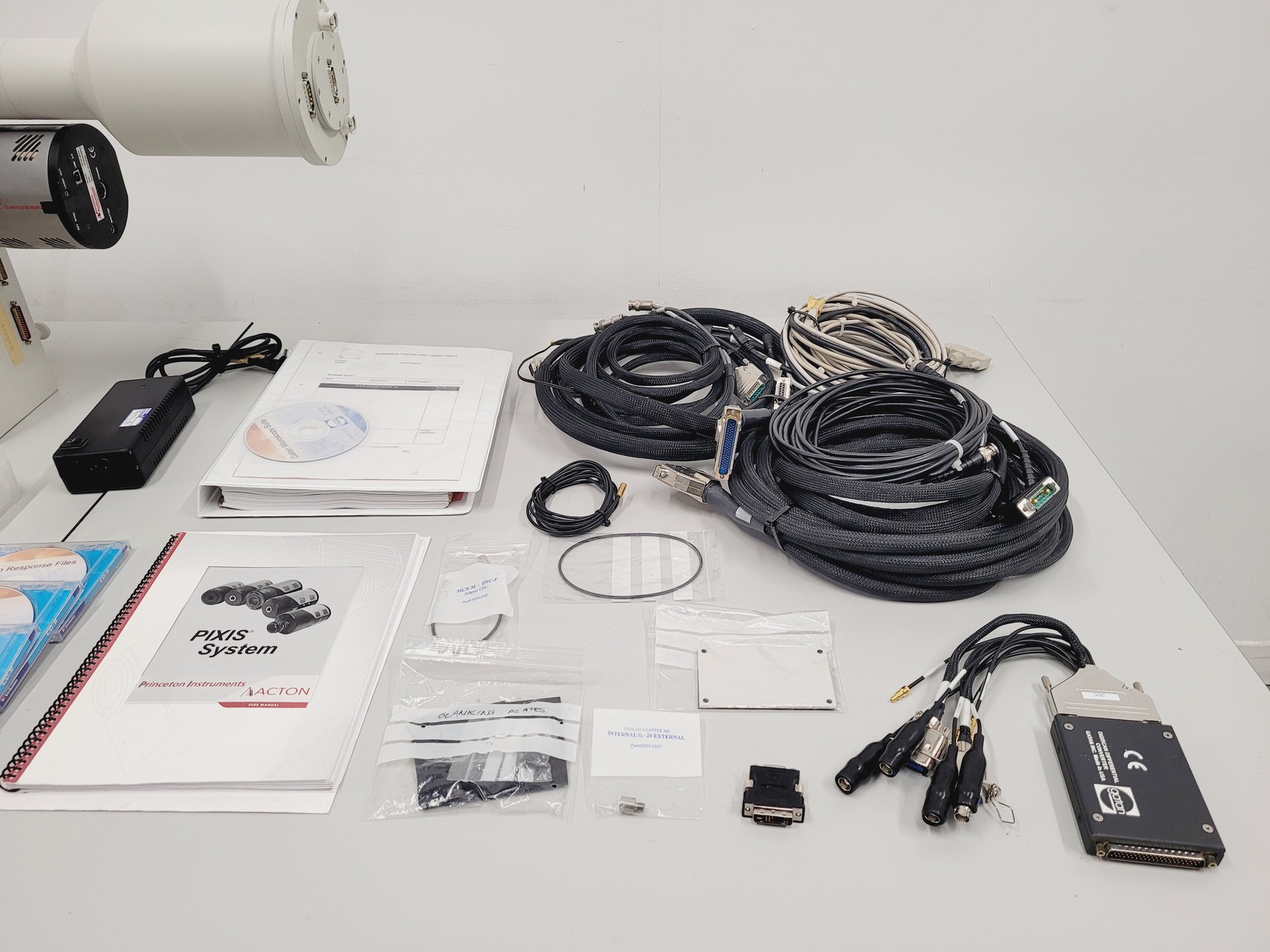 Image of Gatan Mono CL SEM Detector Units With Princeton Pixis 100 Detector Camera Lab