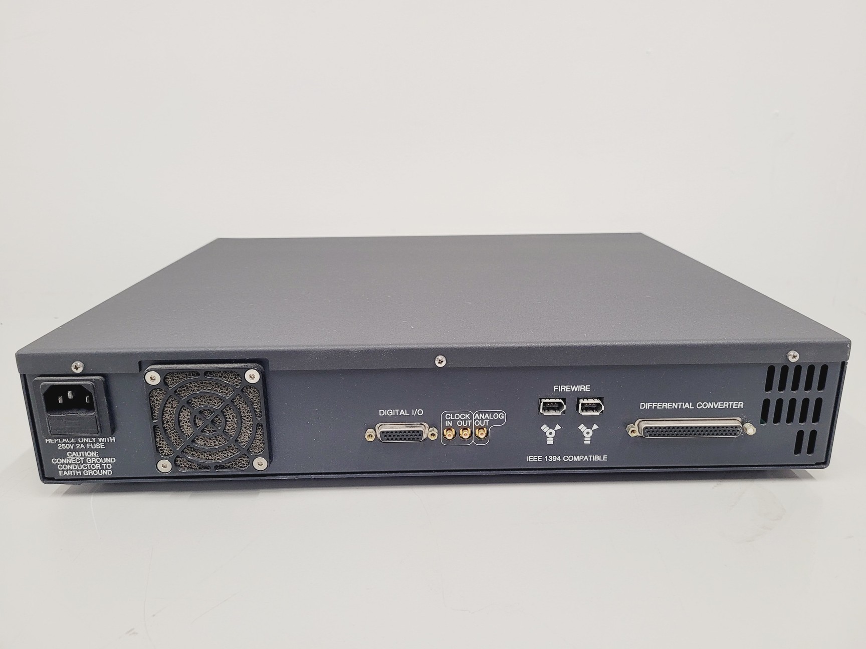 Image of Gatan Mono CL SEM Detector Units With Princeton Pixis 100 Detector Camera Lab