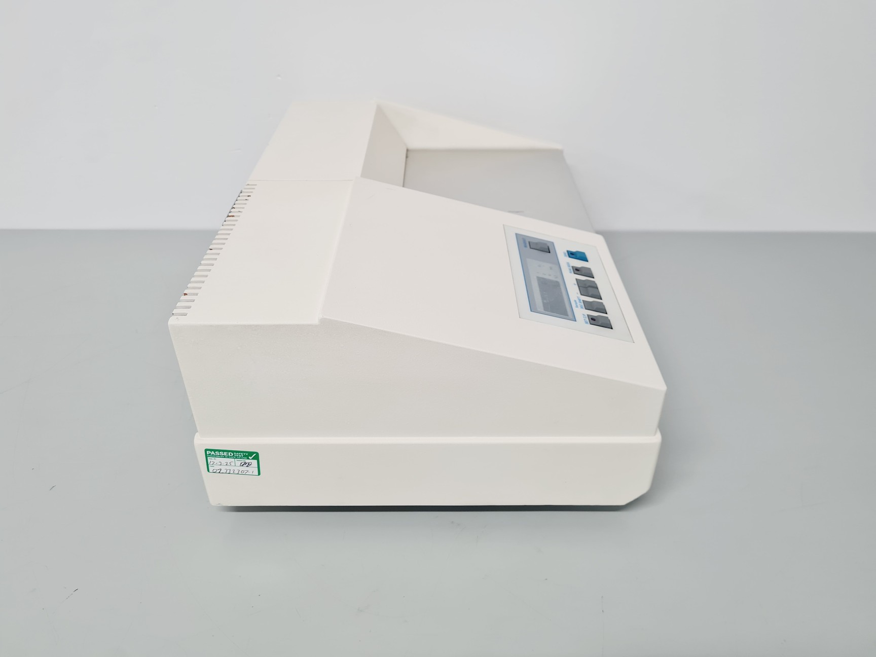 Image of CECIL Model CE 1011 Spectrometer Lab