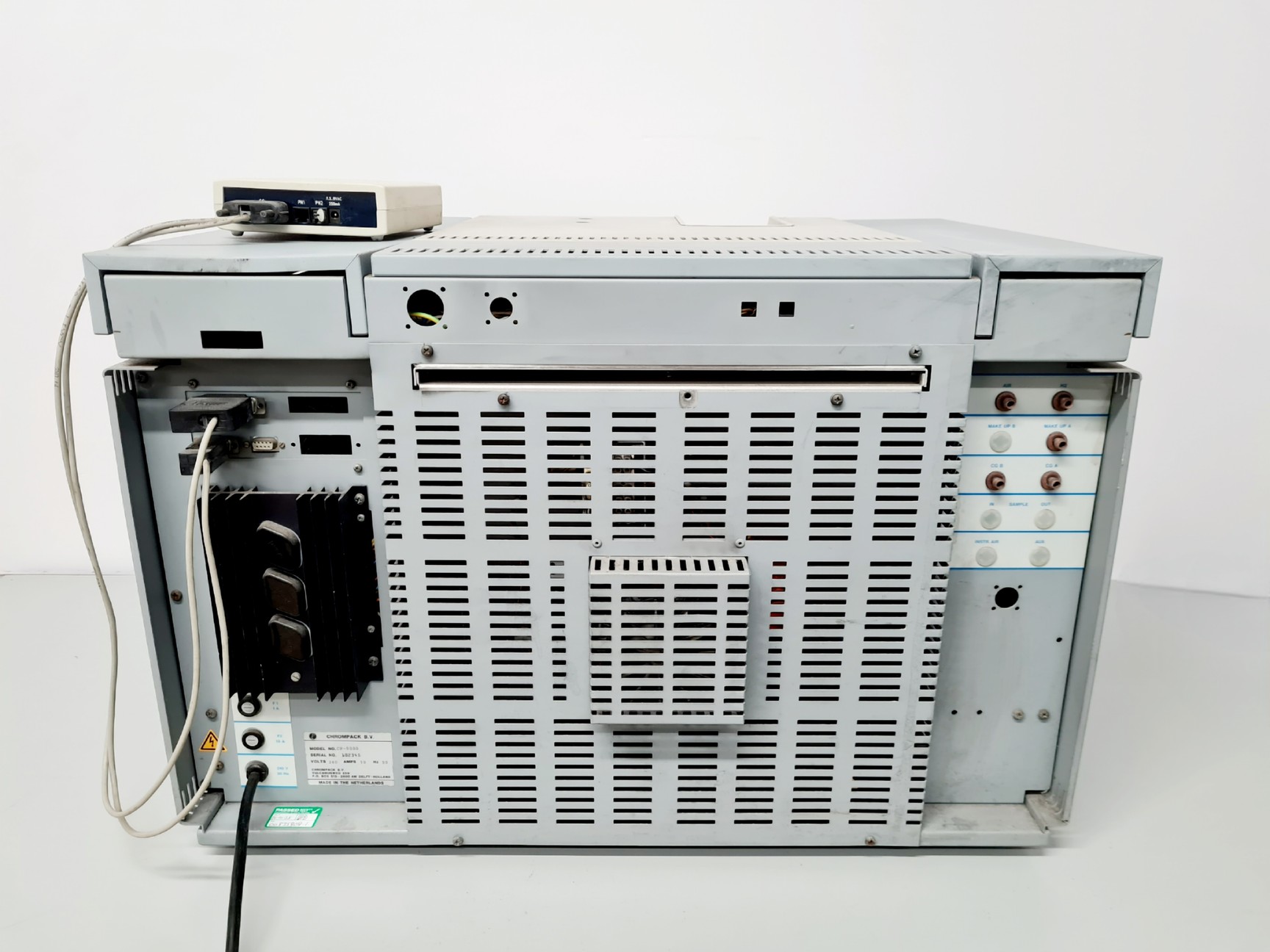 Image of Chrompack CP 9000 Gas Chromatograph System w/ ComMod Lab