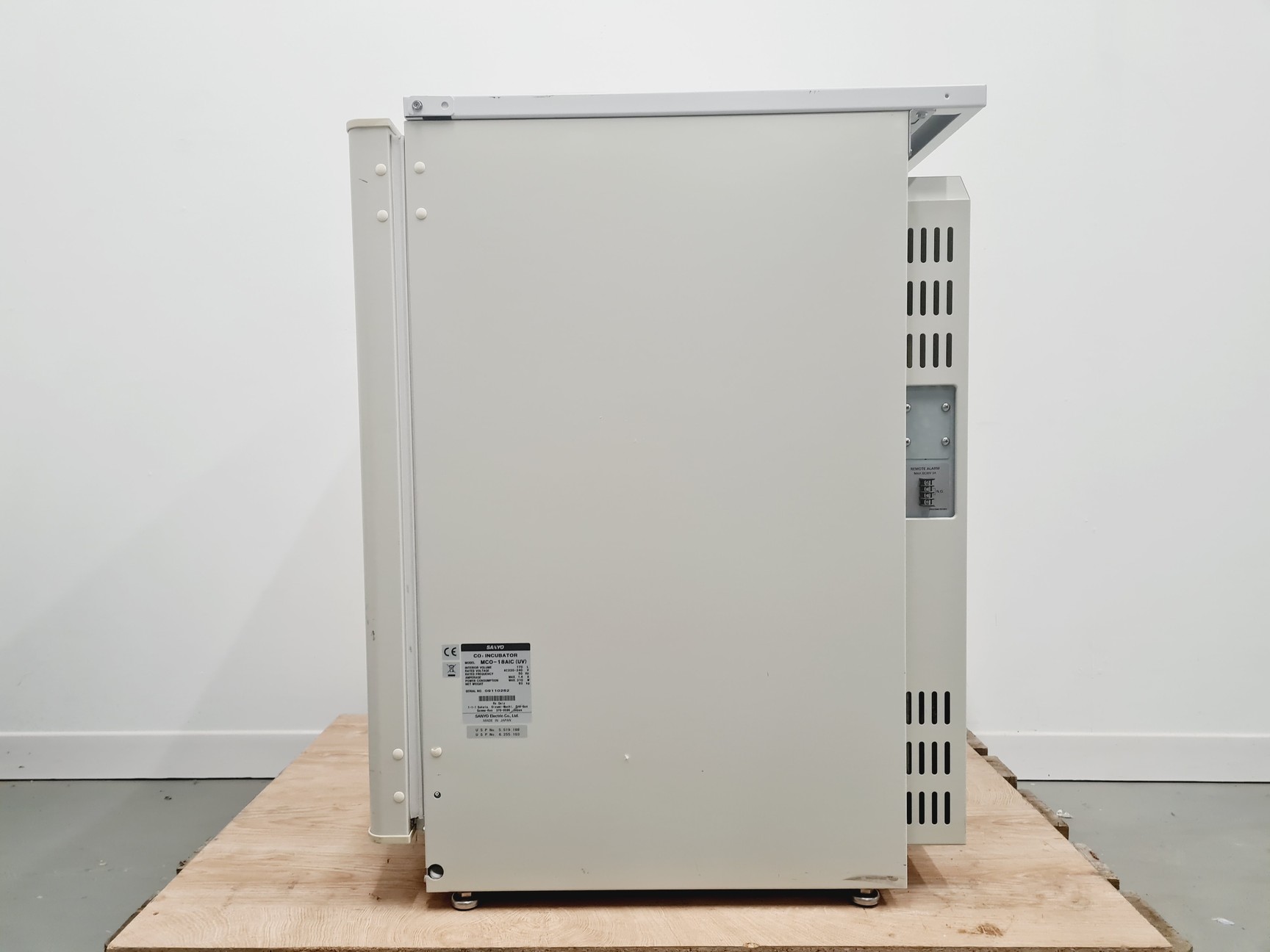 Image of Sanyo MCO-18AIC UV Co2 Incubator Lab