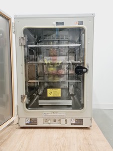 Thumbnail image of Sanyo MCO-18AIC UV Co2 Incubator Lab